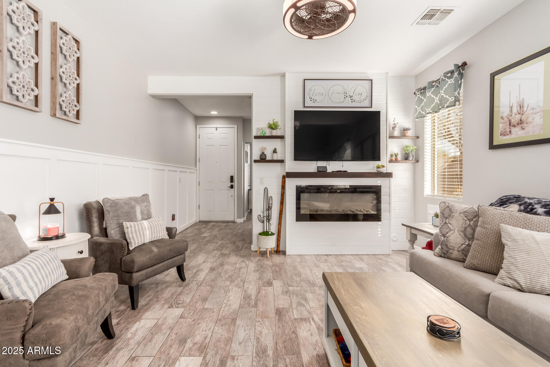 3285 E LAFAYETTE Avenue