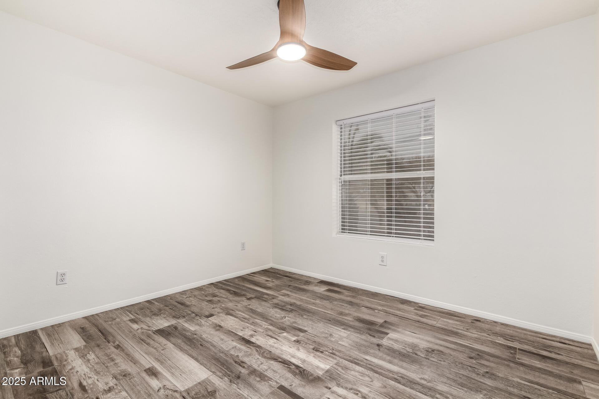8027 E QUARTERLINE Road