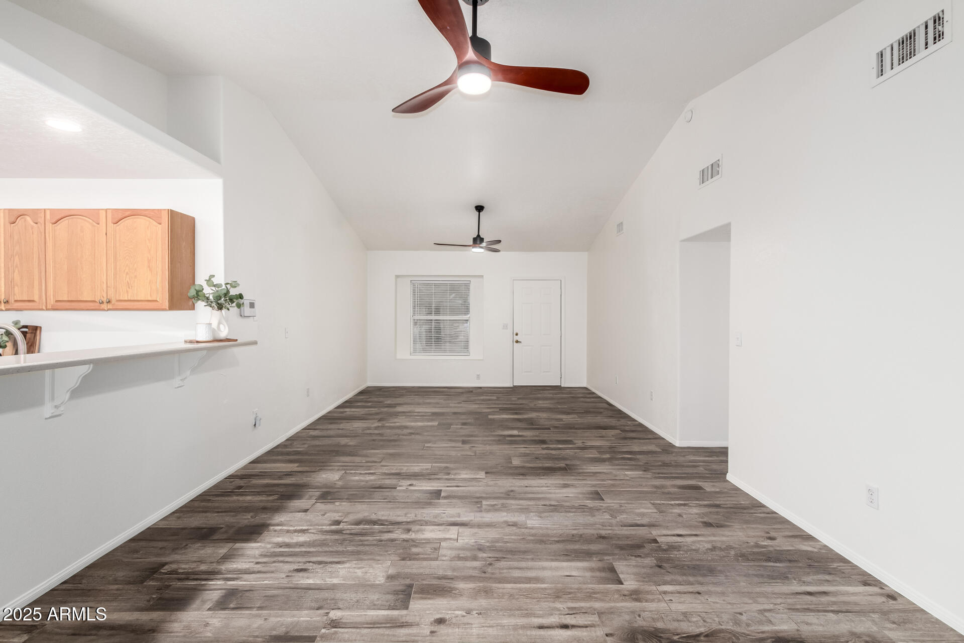 8027 E QUARTERLINE Road