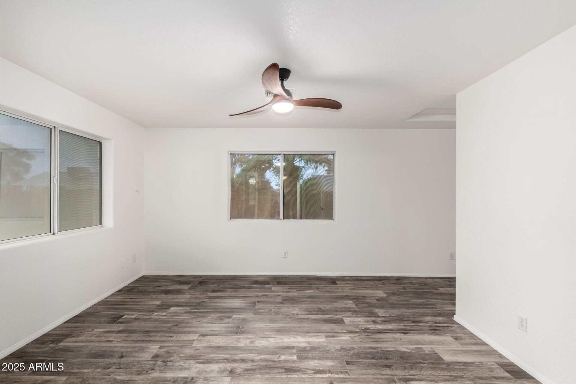8027 E QUARTERLINE Road