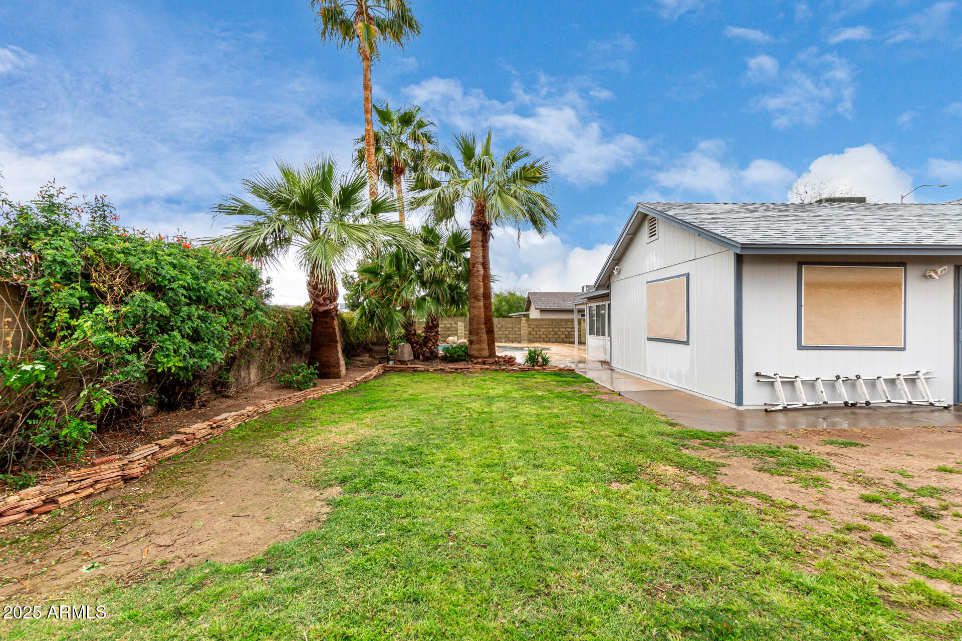 8027 E QUARTERLINE Road