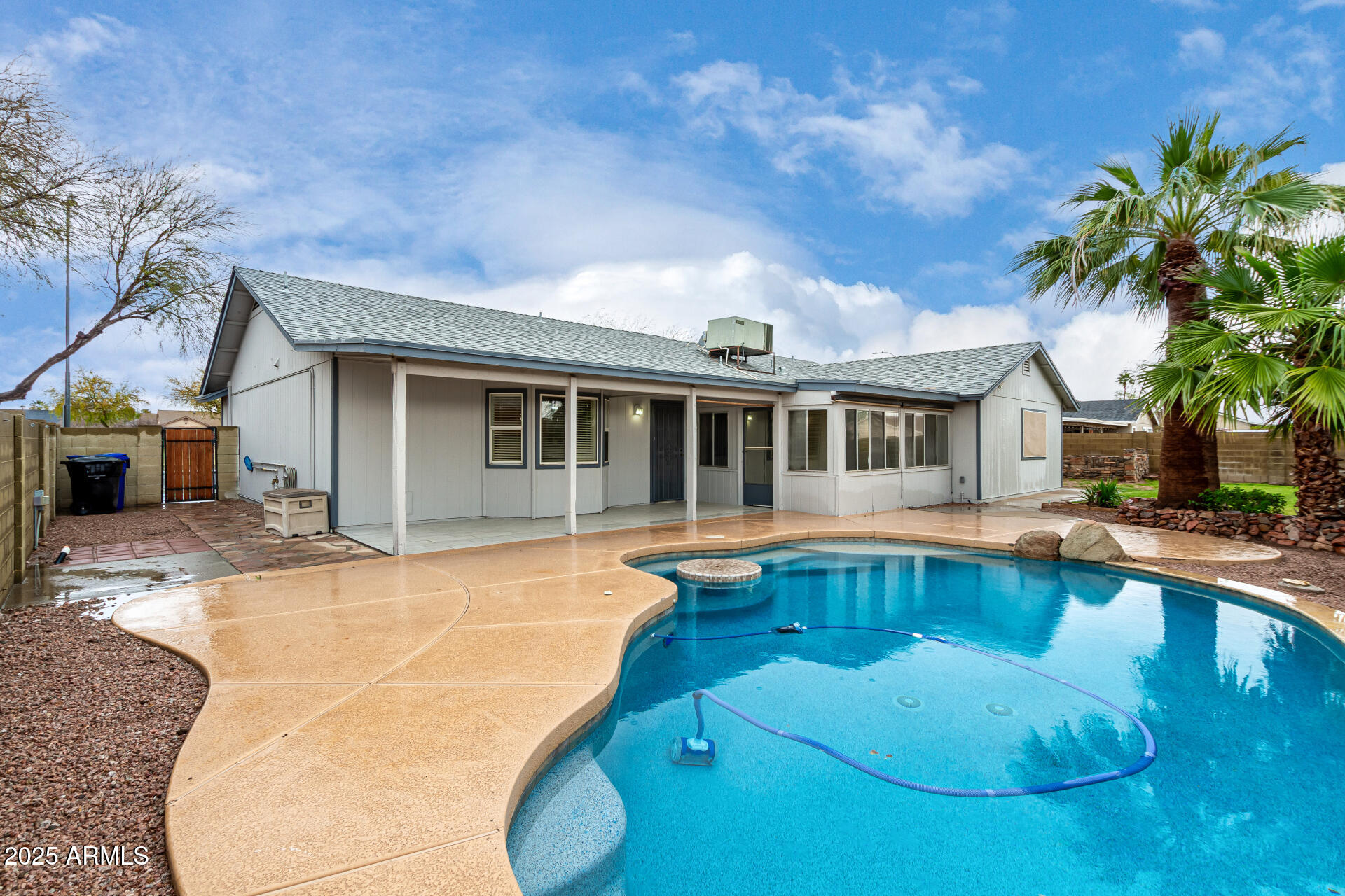 8027 E QUARTERLINE Road