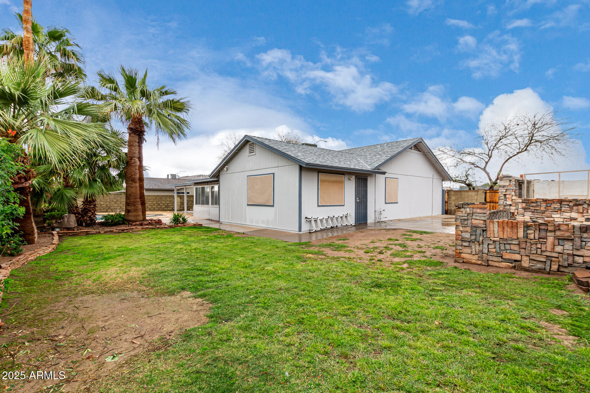 8027 E QUARTERLINE Road