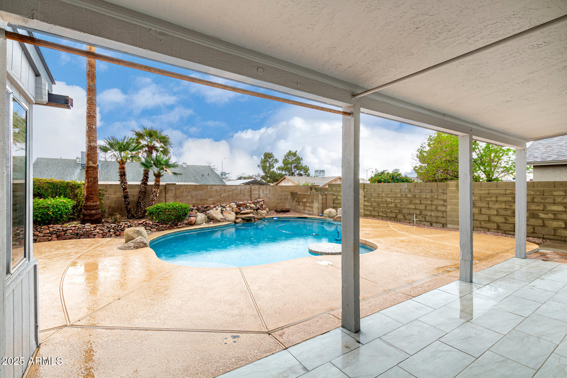 8027 E QUARTERLINE Road