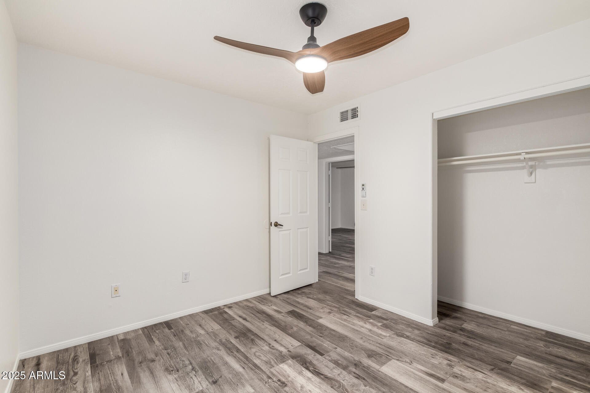8027 E QUARTERLINE Road