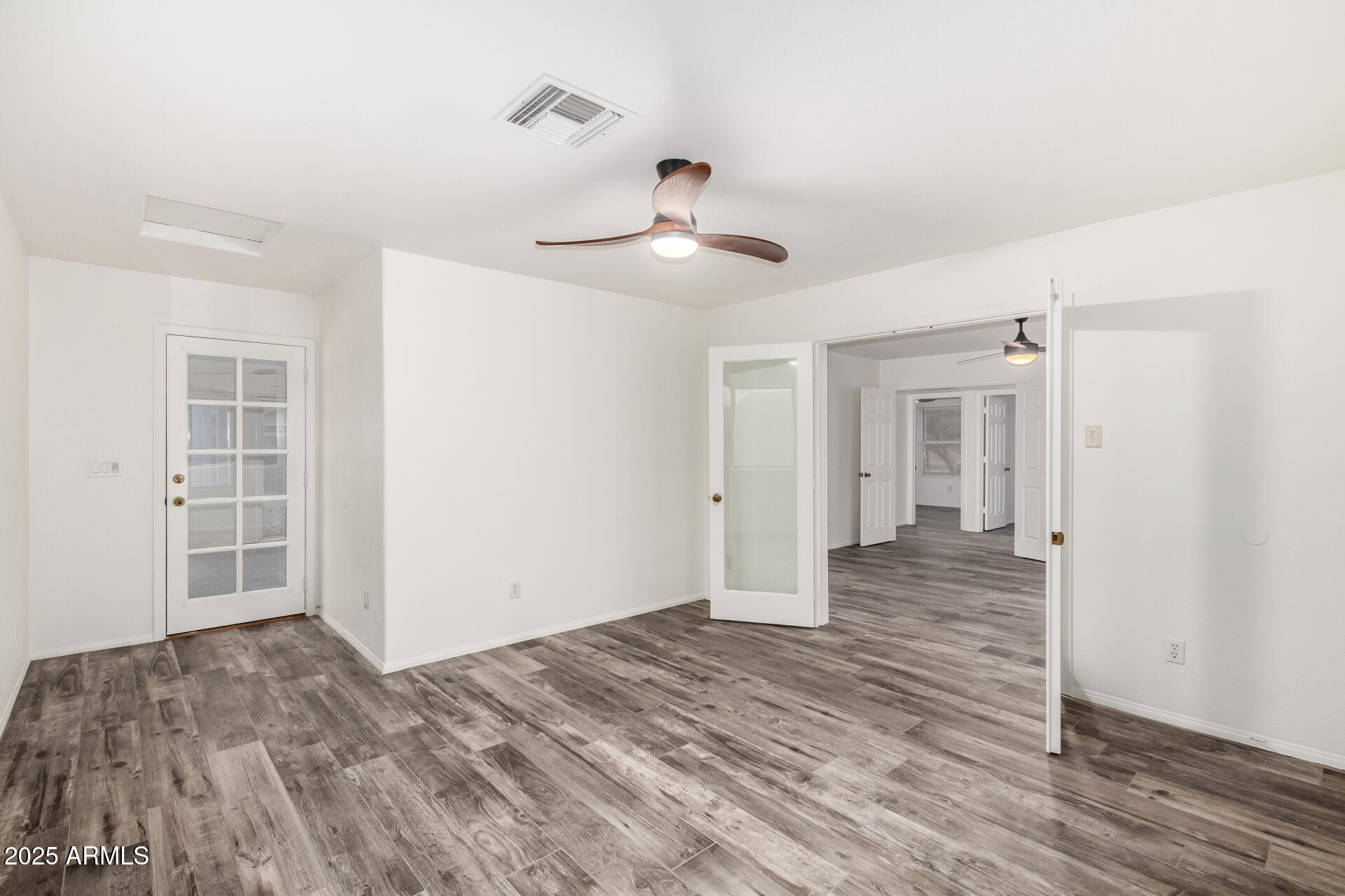 8027 E QUARTERLINE Road