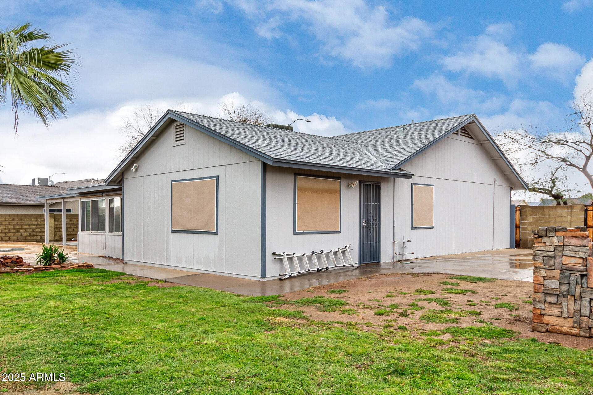 8027 E QUARTERLINE Road