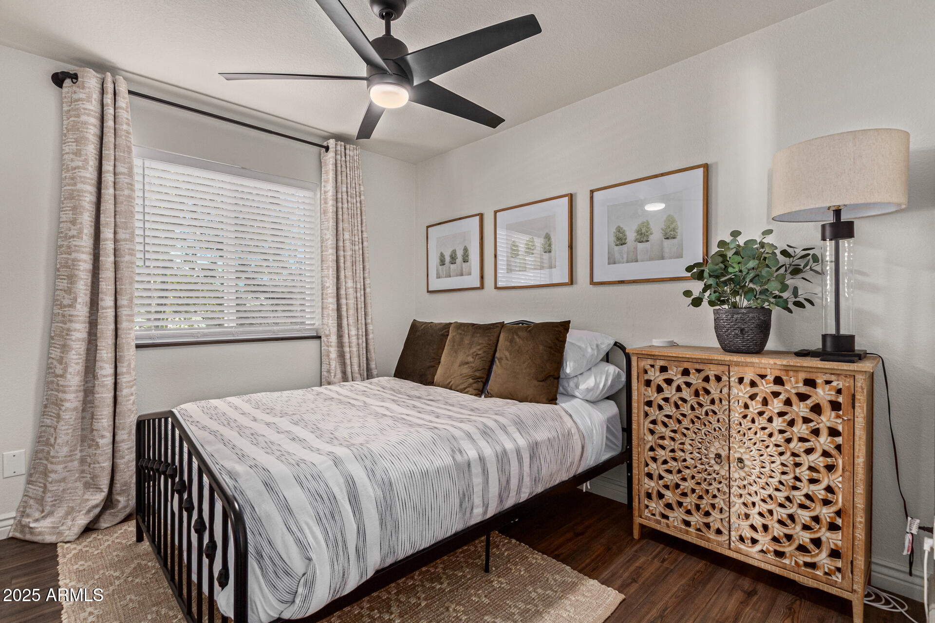 544 W THUNDERBIRD Road