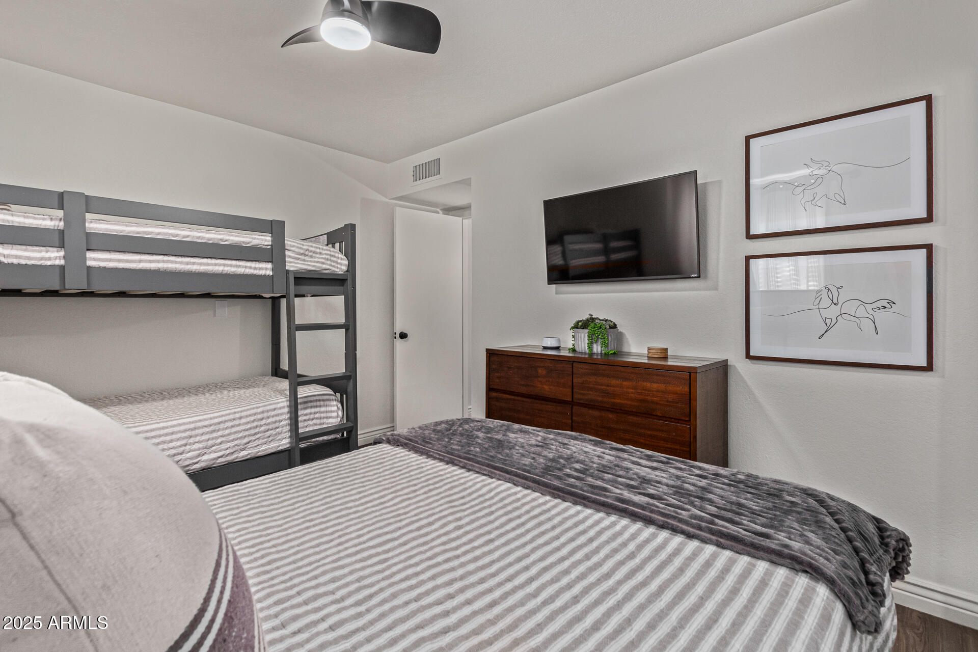 544 W THUNDERBIRD Road