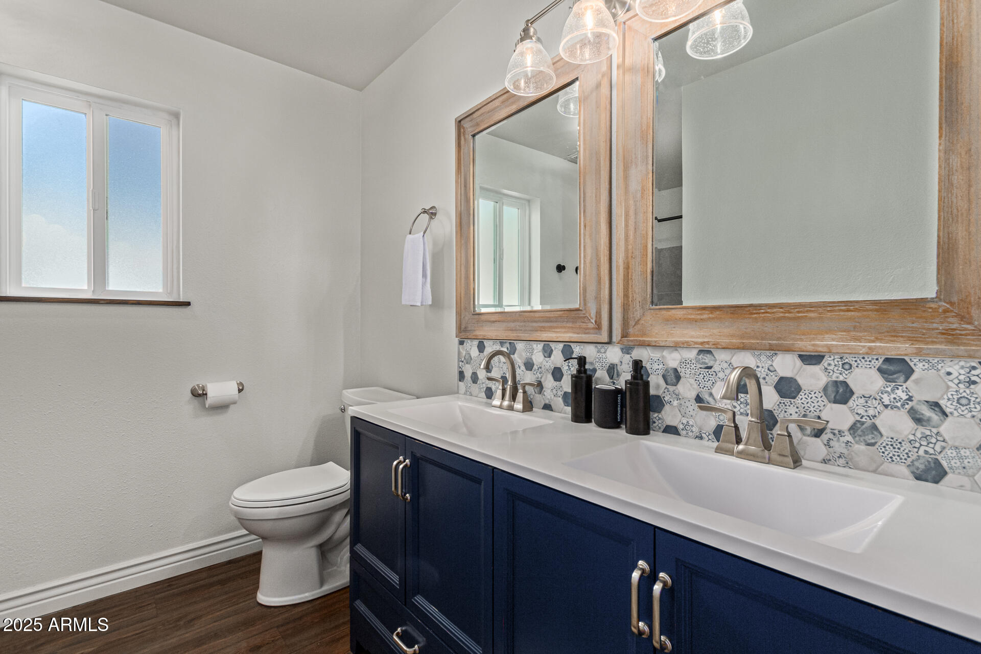 544 W THUNDERBIRD Road