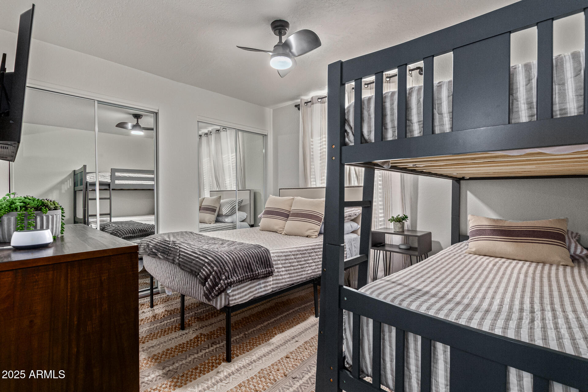 544 W THUNDERBIRD Road