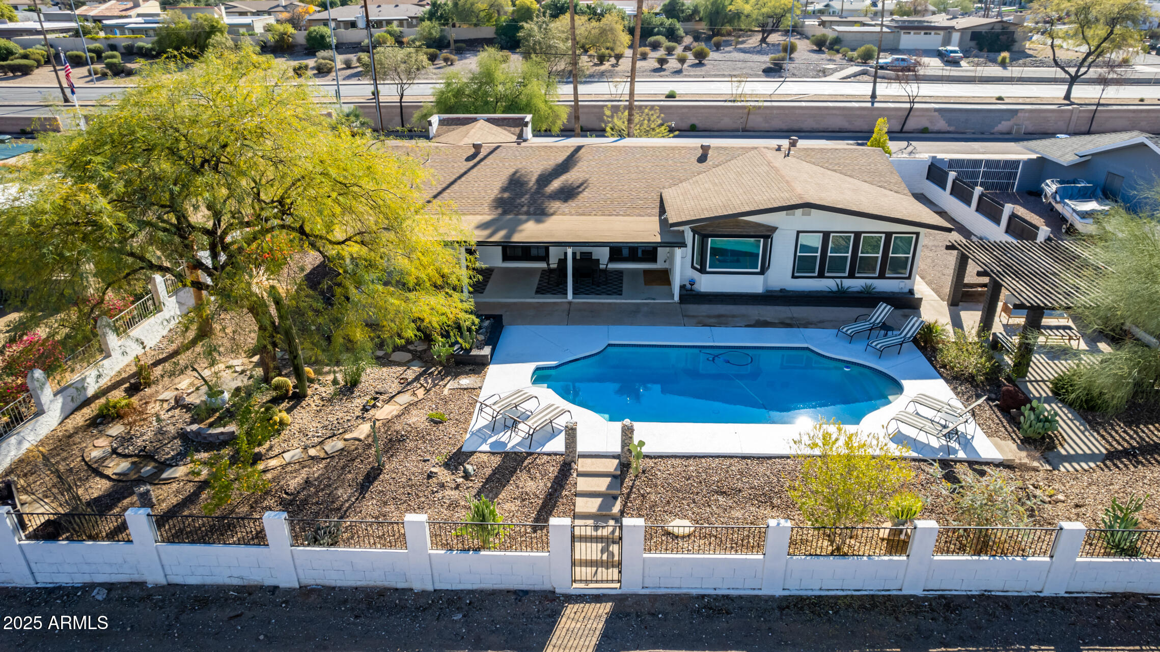 544 W THUNDERBIRD Road