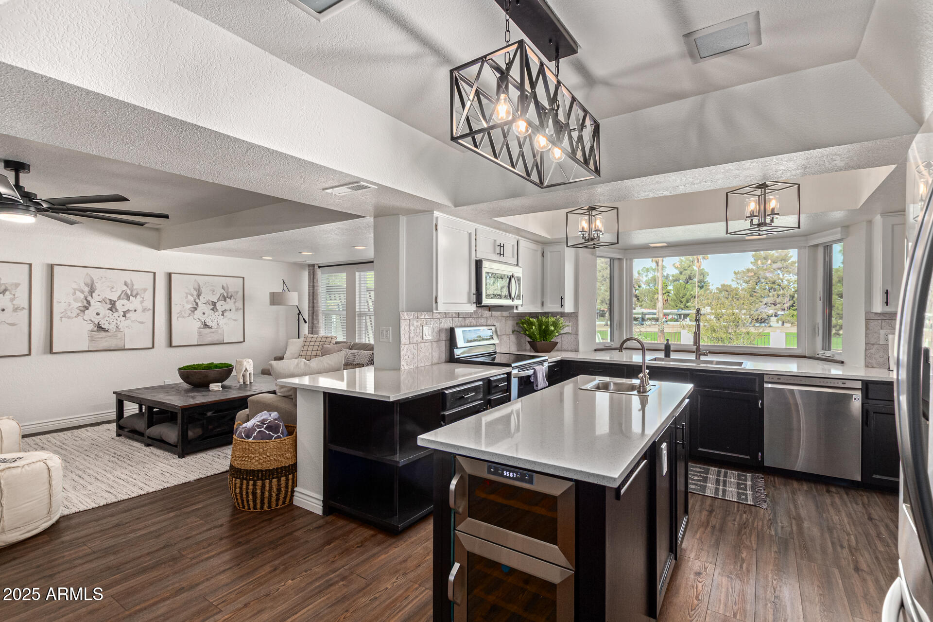 544 W THUNDERBIRD Road