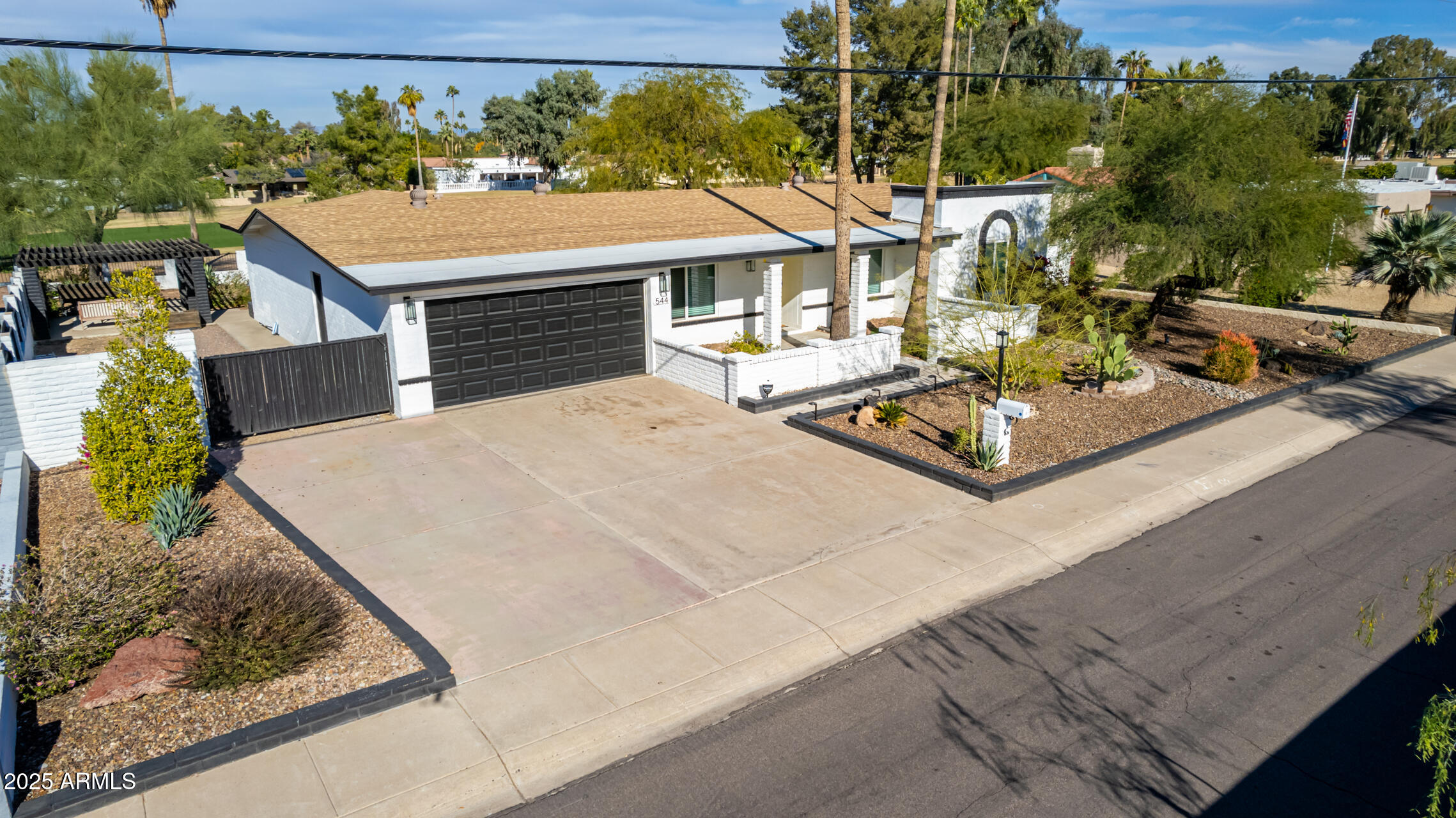 544 W THUNDERBIRD Road