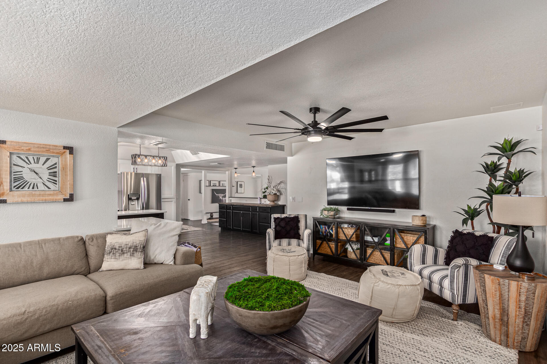 544 W THUNDERBIRD Road