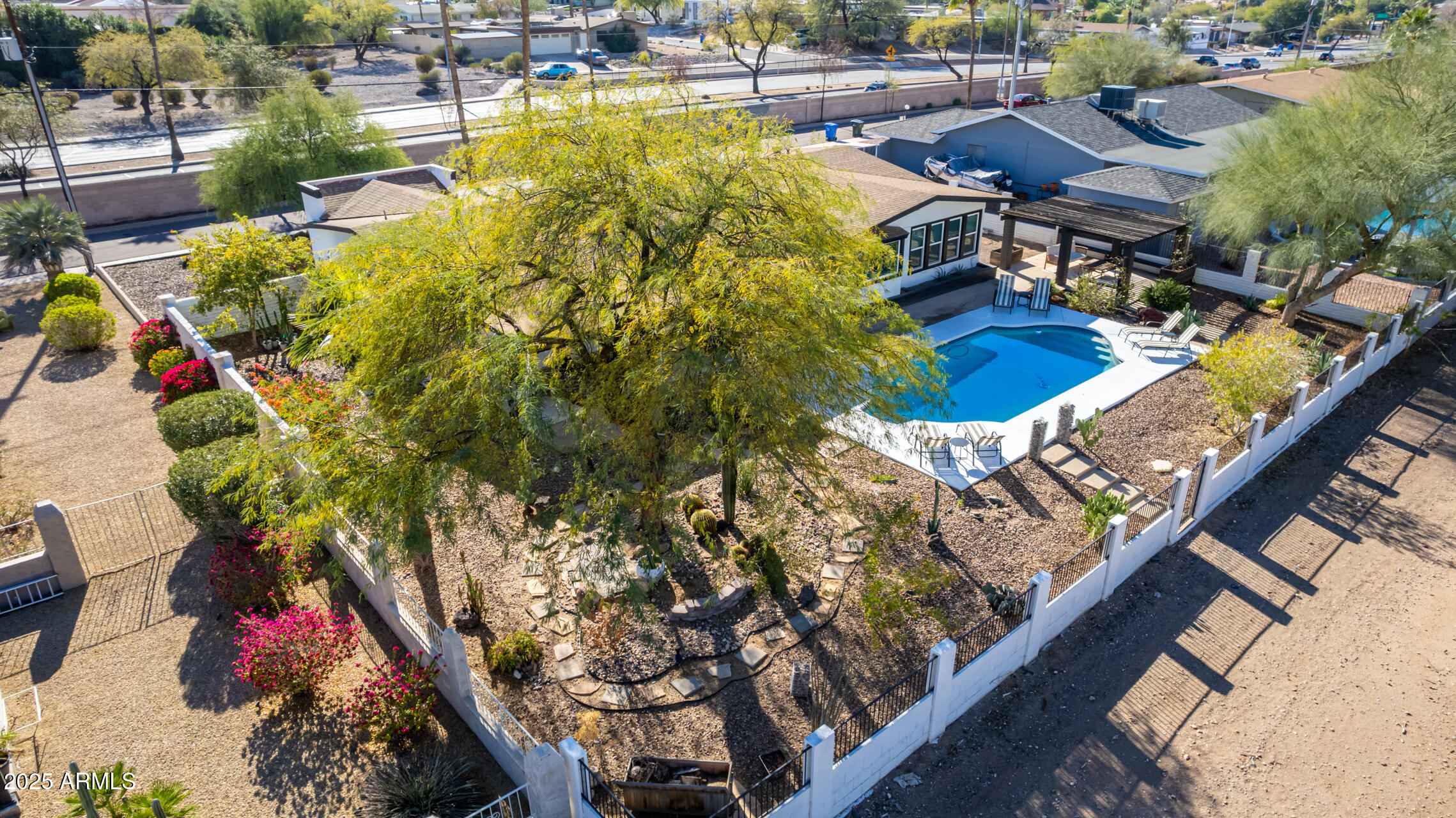 544 W THUNDERBIRD Road