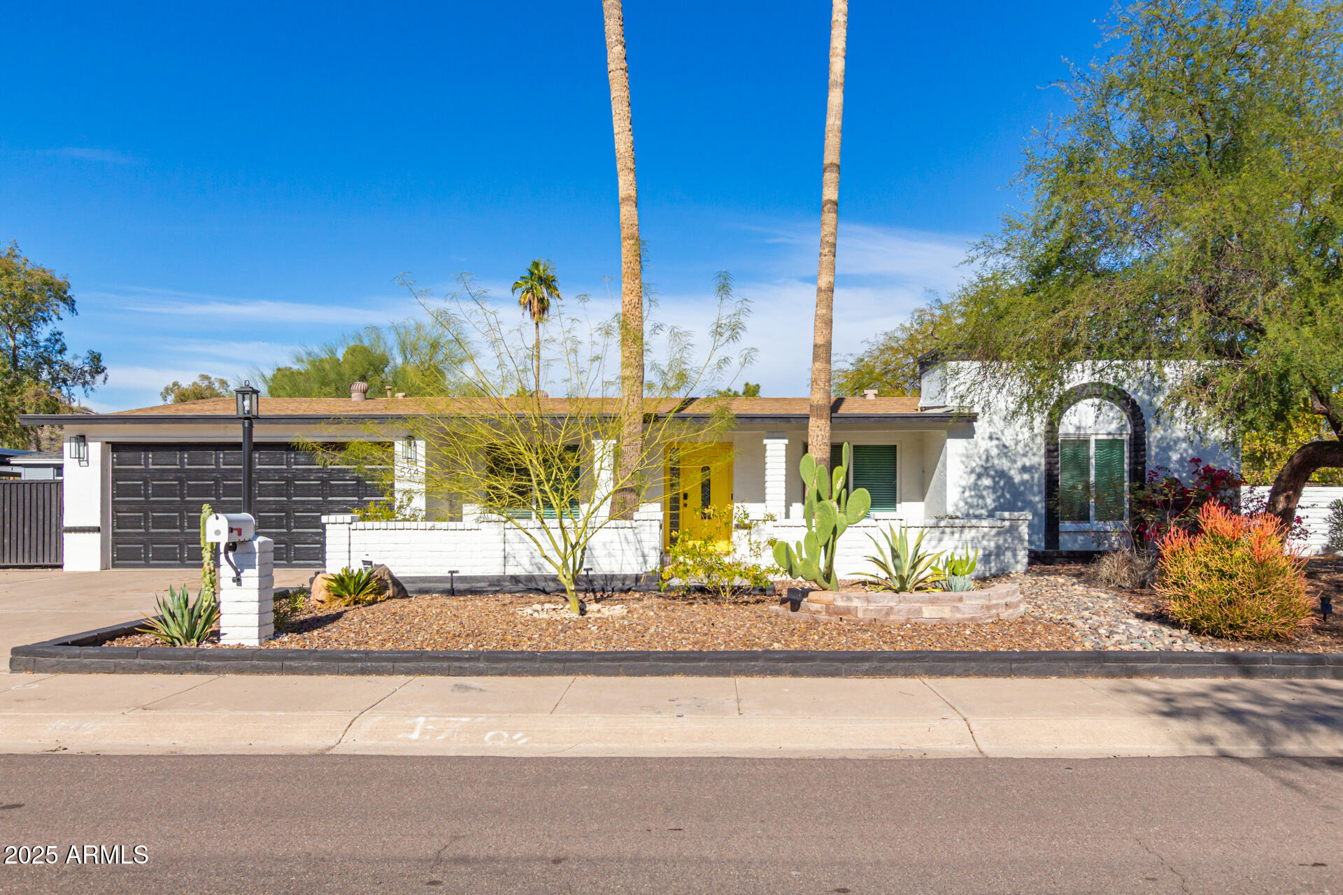 544 W THUNDERBIRD Road