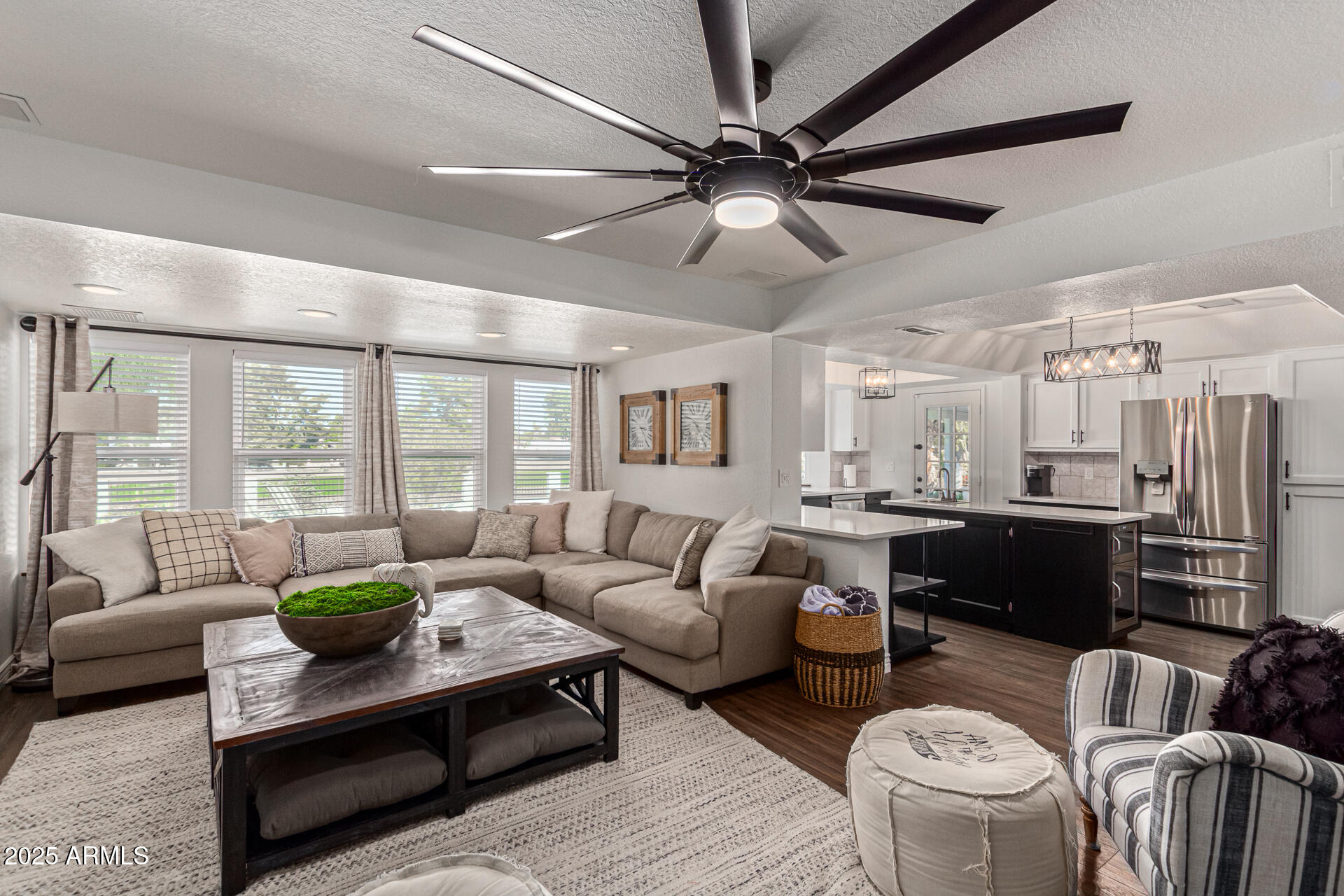 544 W THUNDERBIRD Road