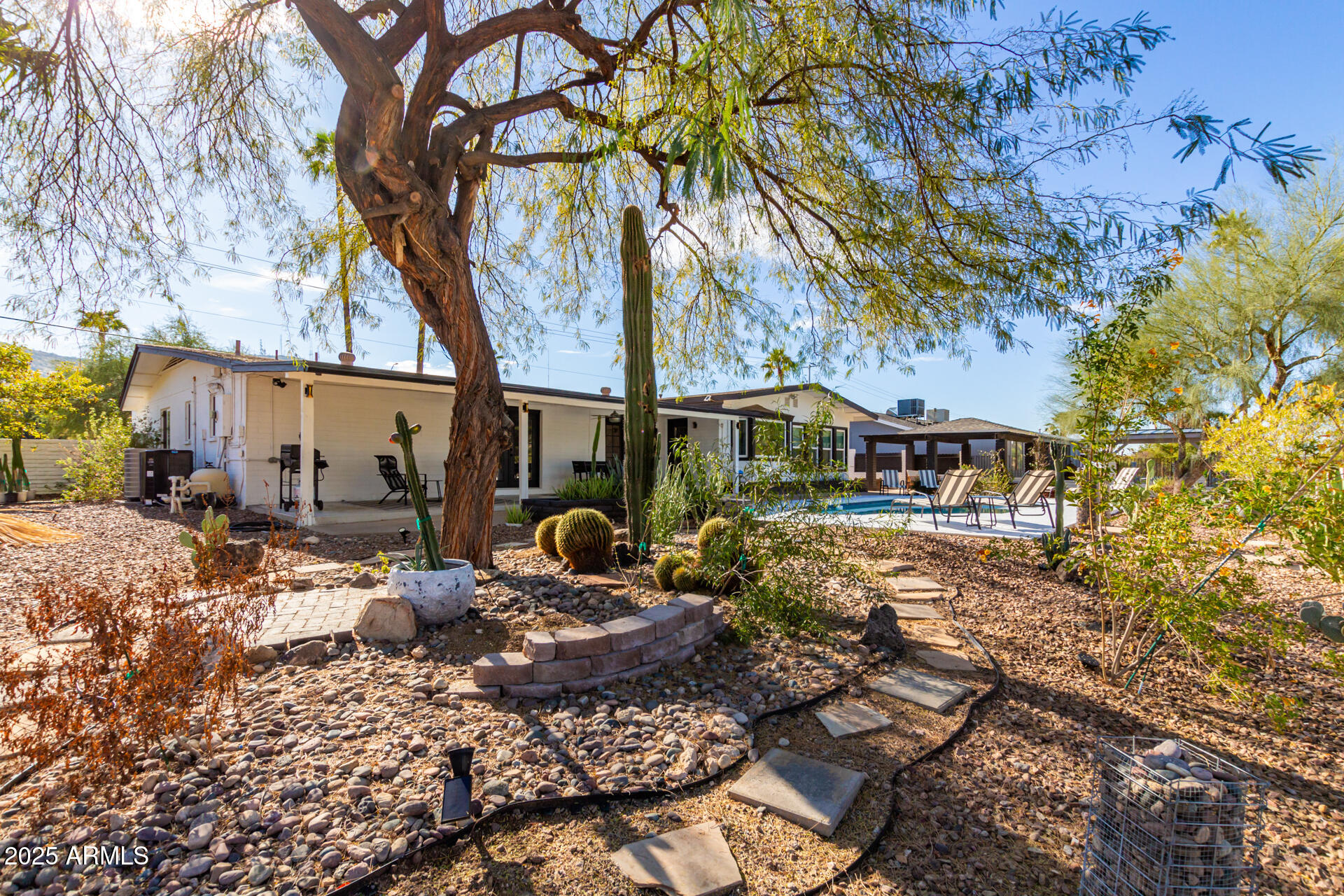 544 W THUNDERBIRD Road