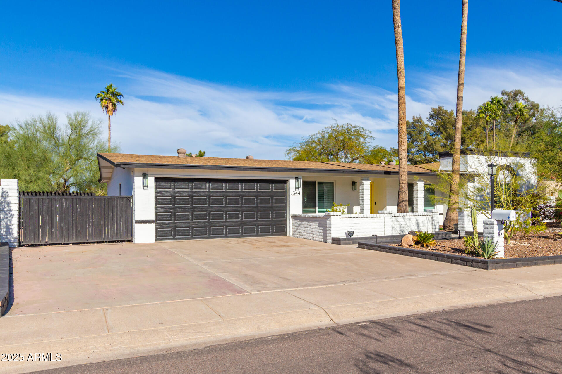 544 W THUNDERBIRD Road