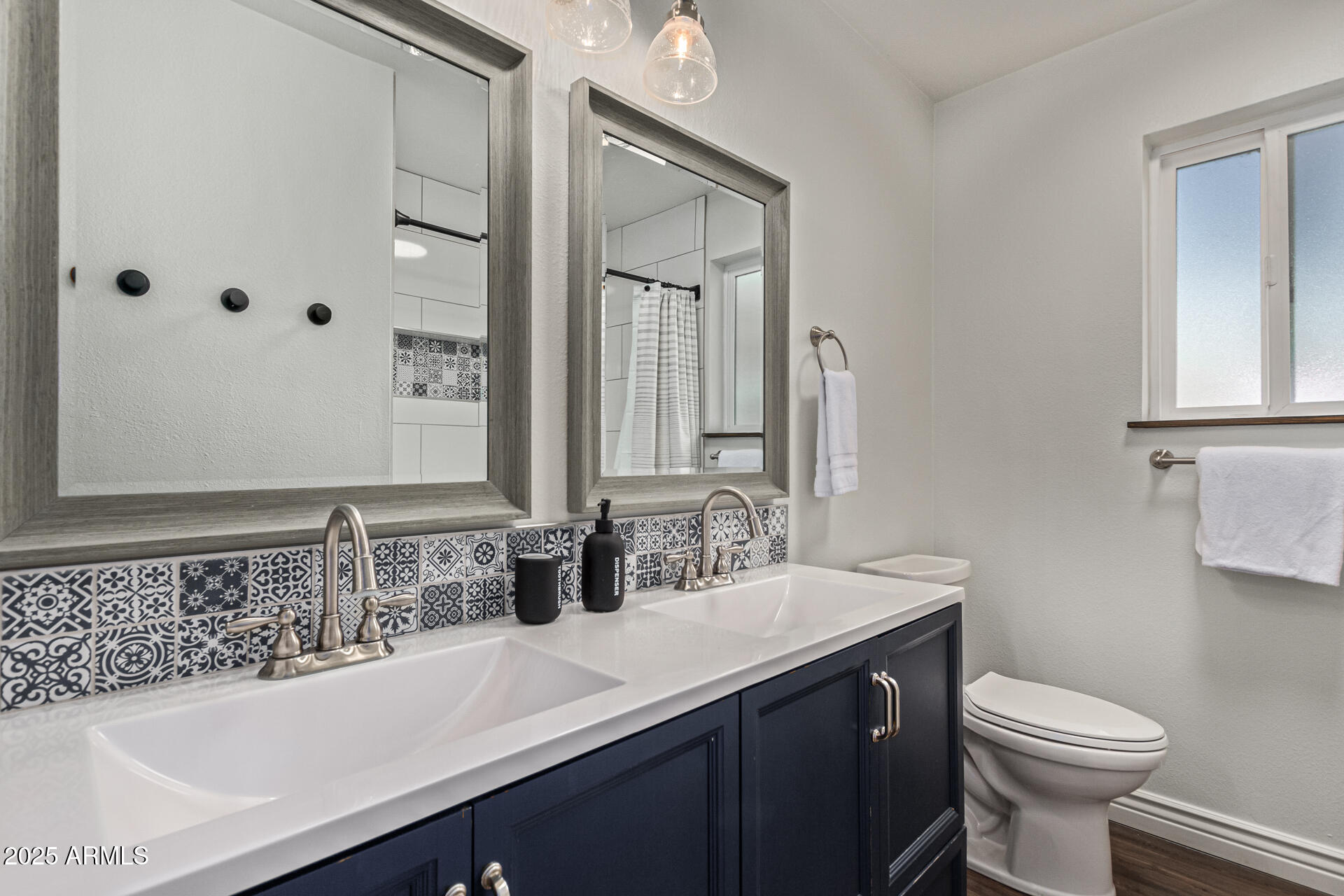 544 W THUNDERBIRD Road