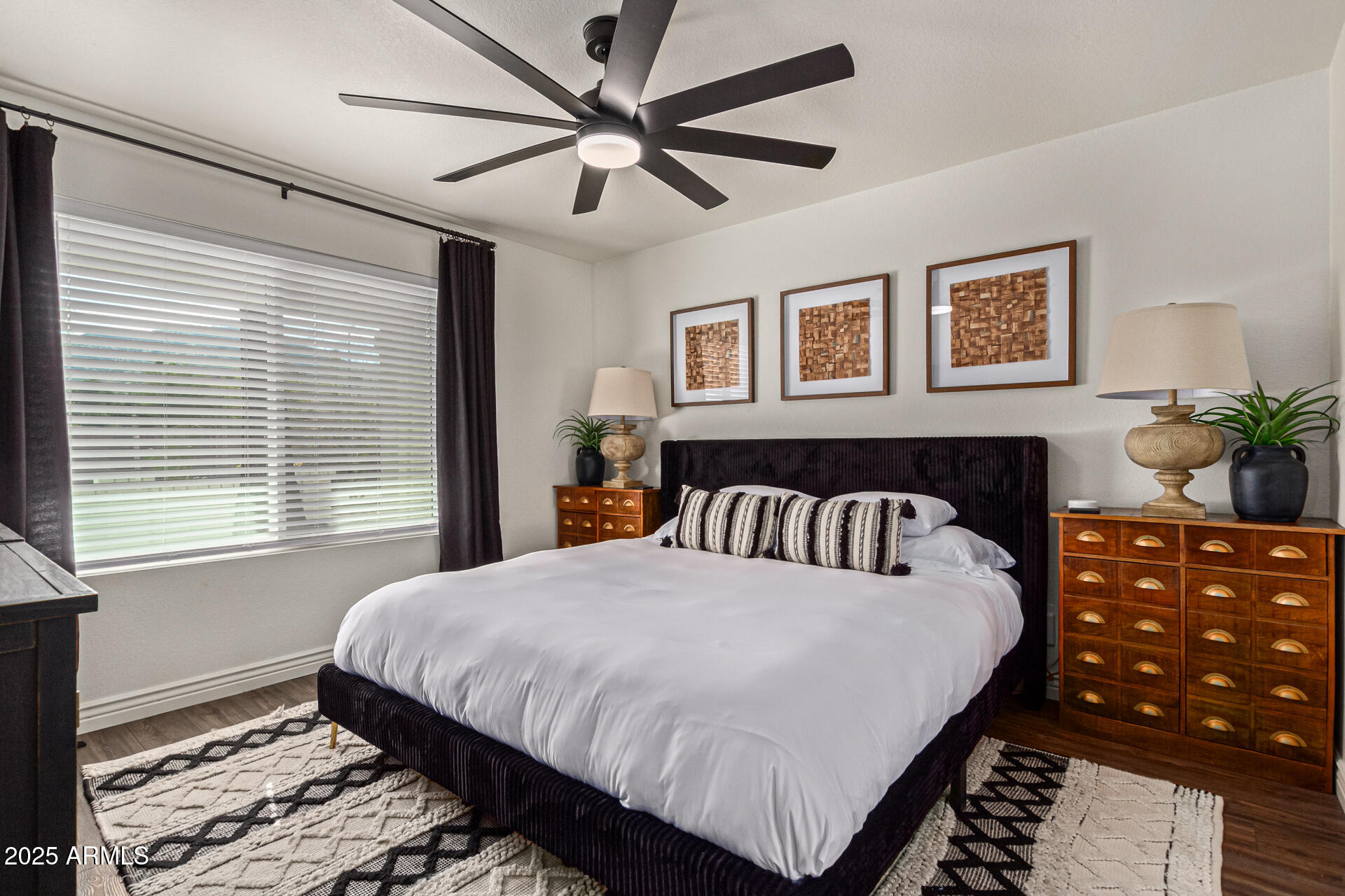 544 W THUNDERBIRD Road