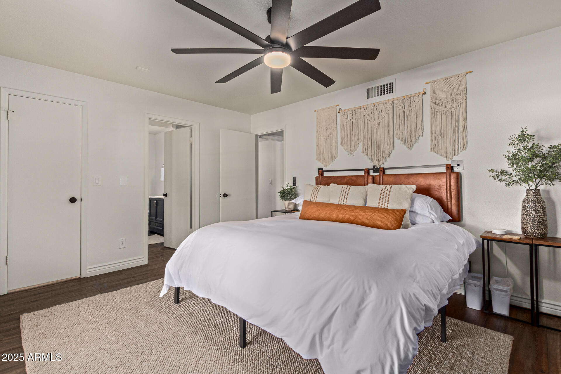 544 W THUNDERBIRD Road