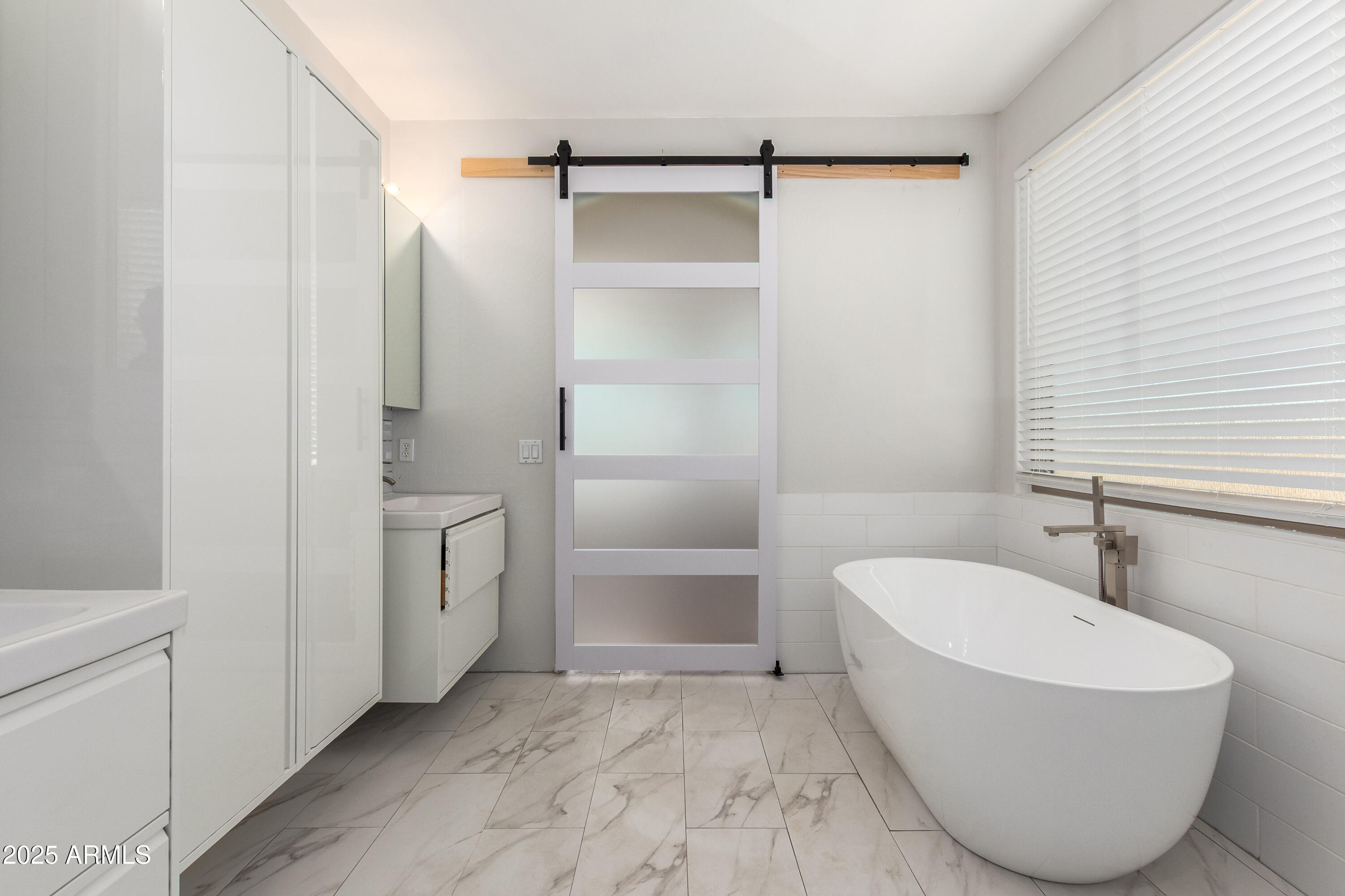 3437 E KINGBIRD Place