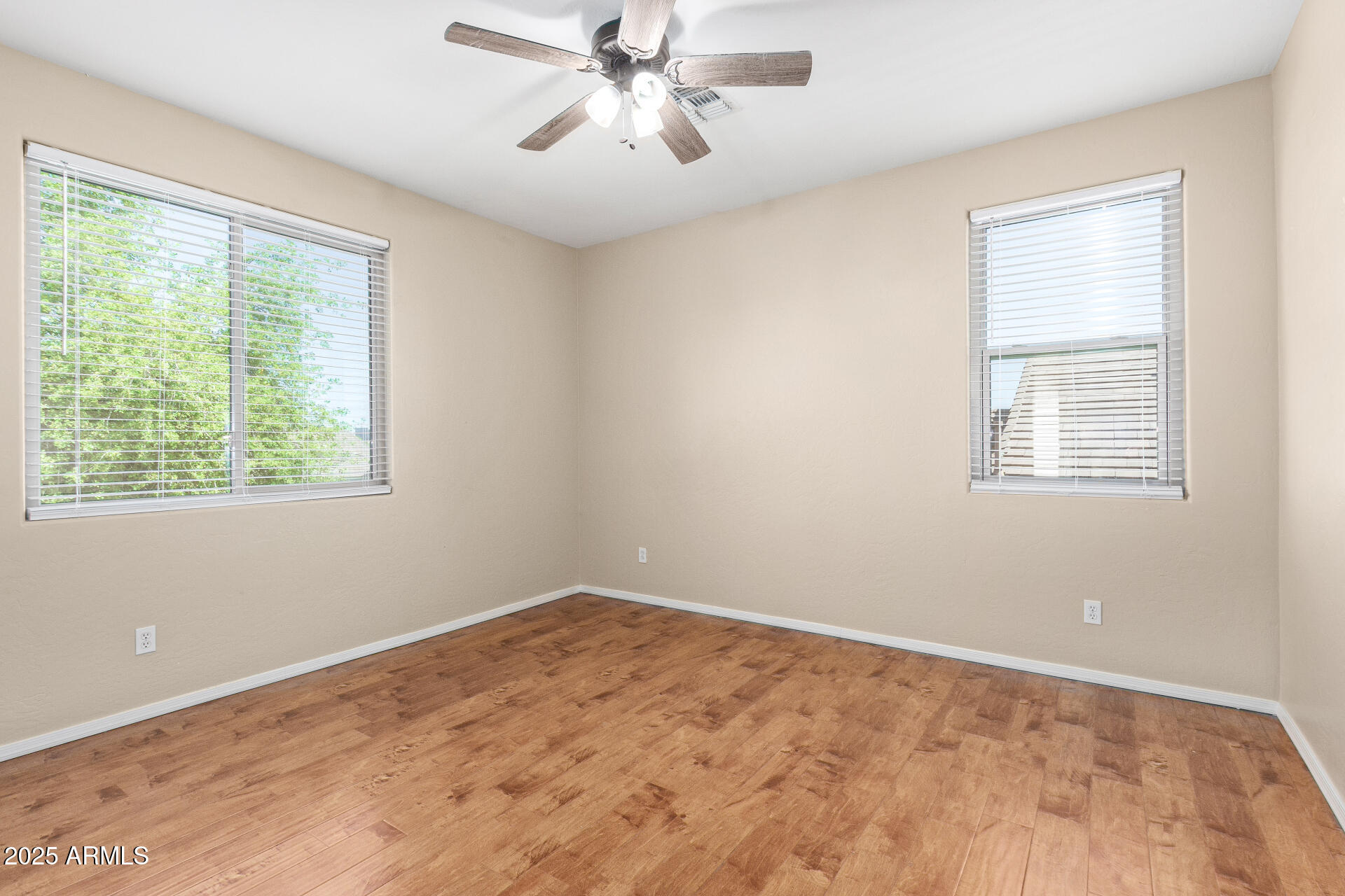 3437 E KINGBIRD Place