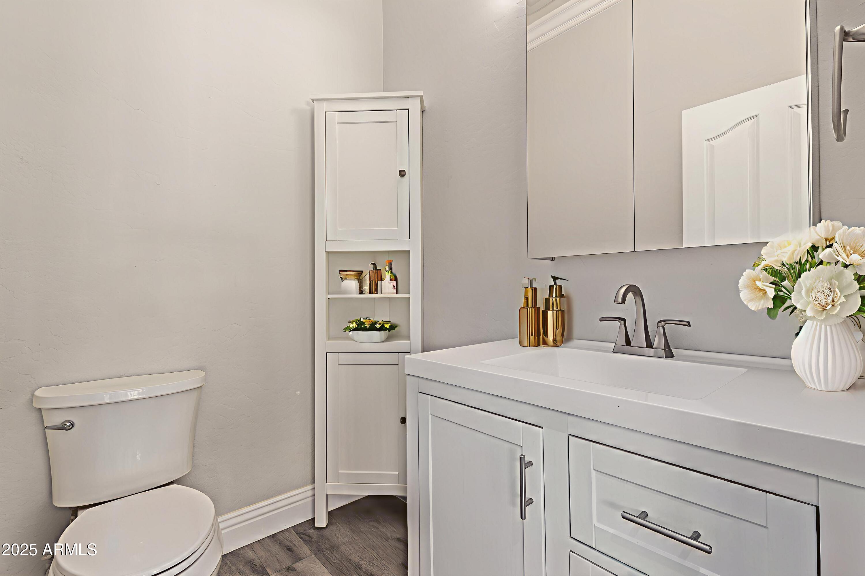 3437 E KINGBIRD Place