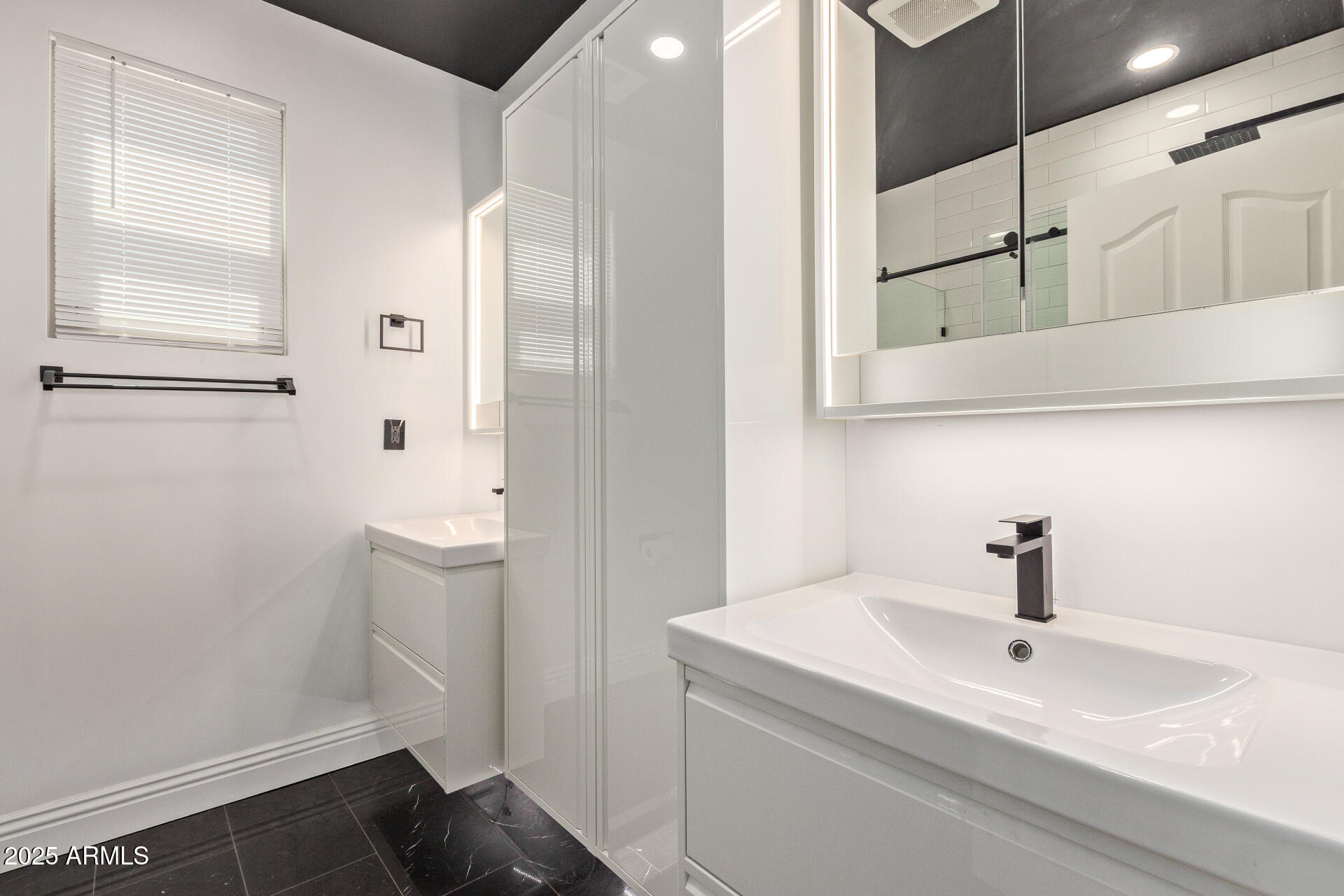 3437 E KINGBIRD Place