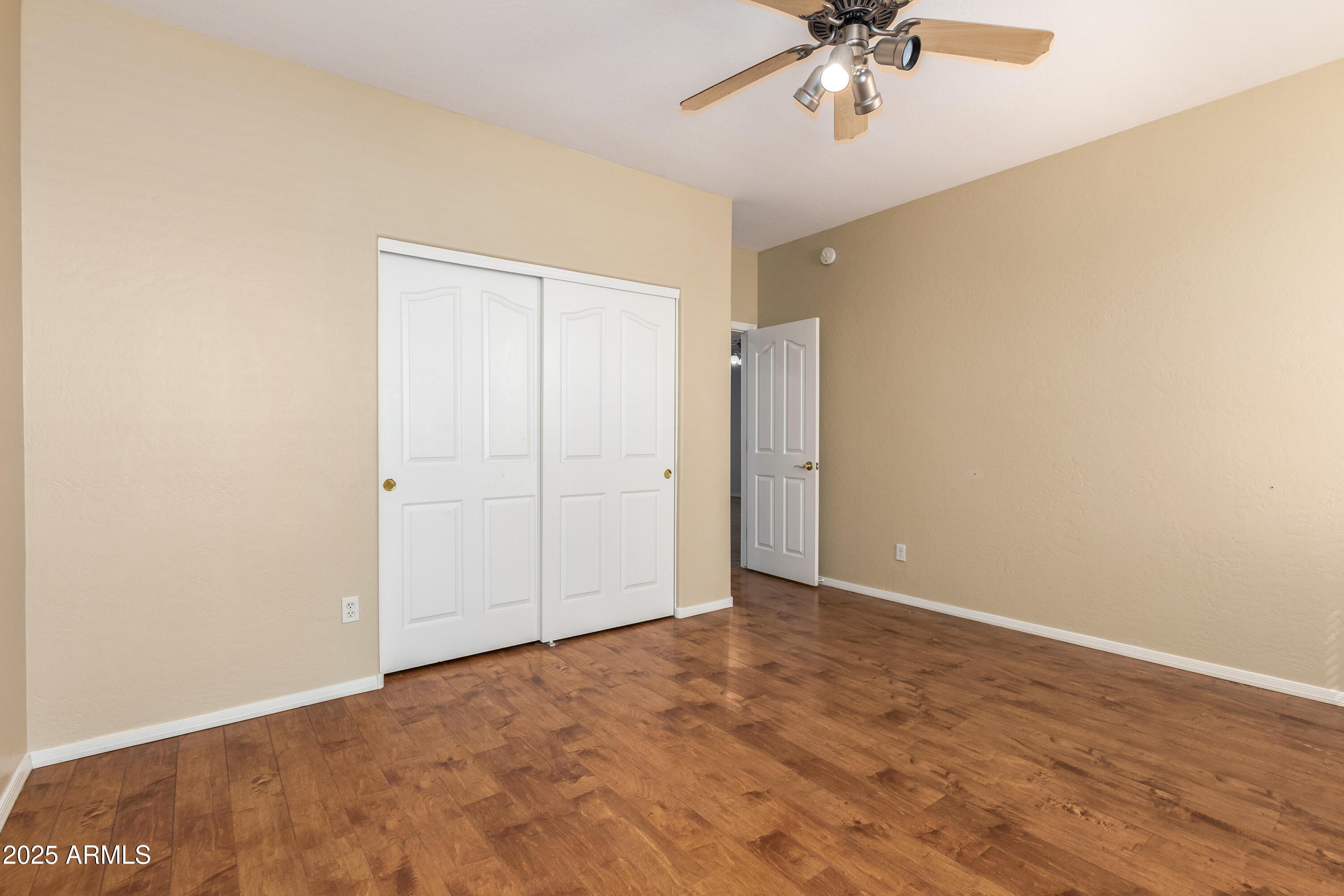 3437 E KINGBIRD Place