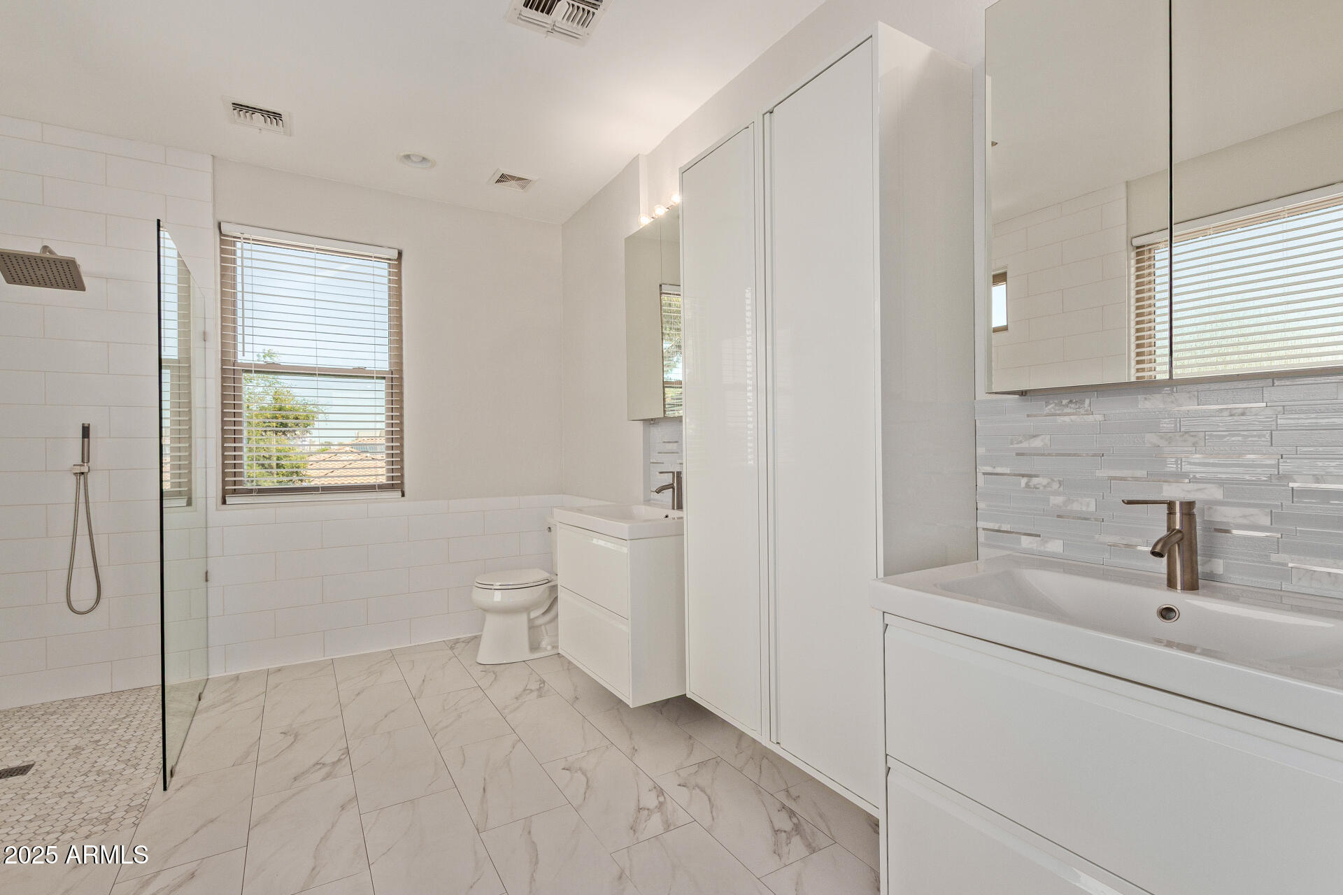 3437 E KINGBIRD Place