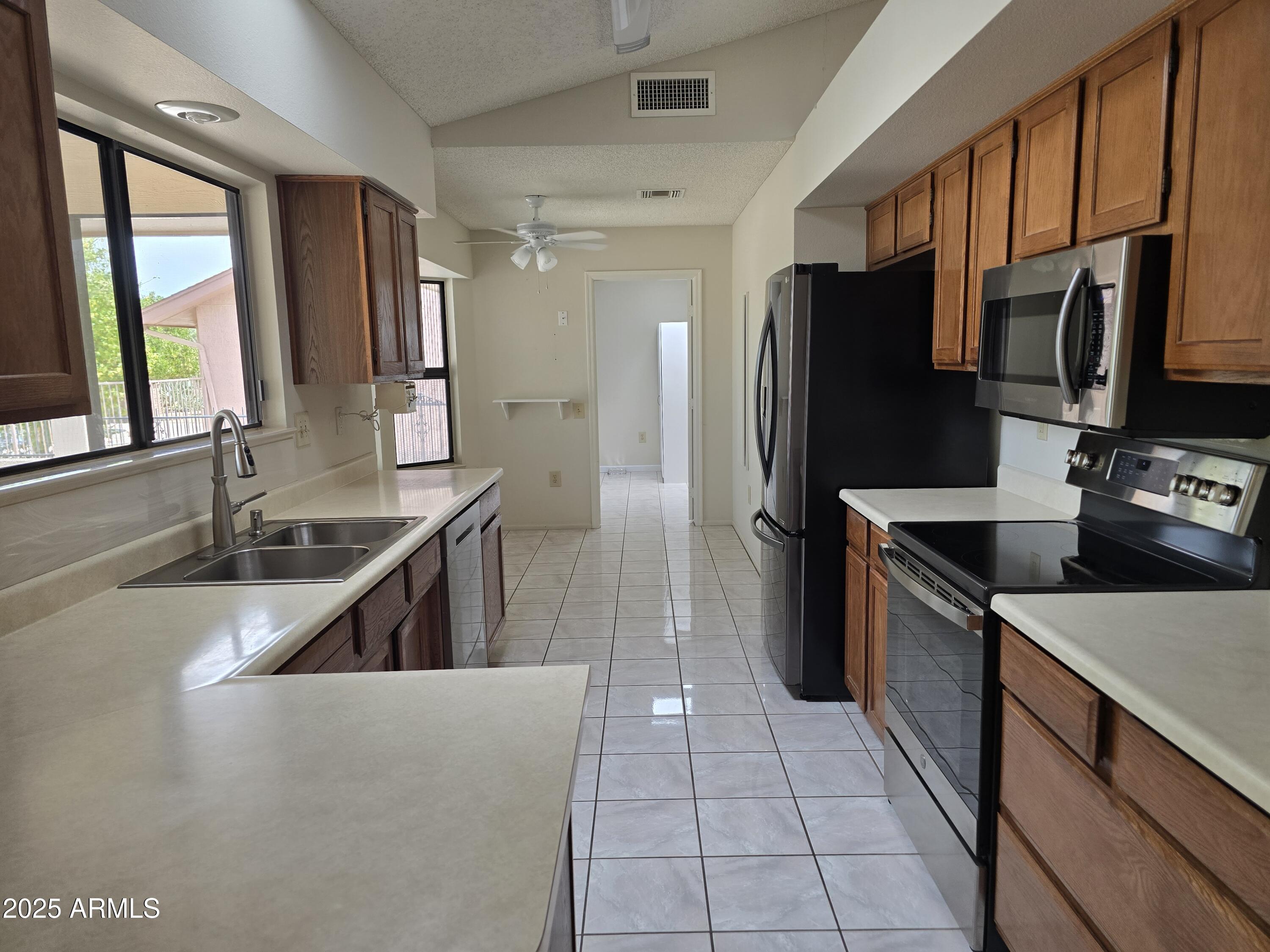 14422 W RAVENSWOOD Drive