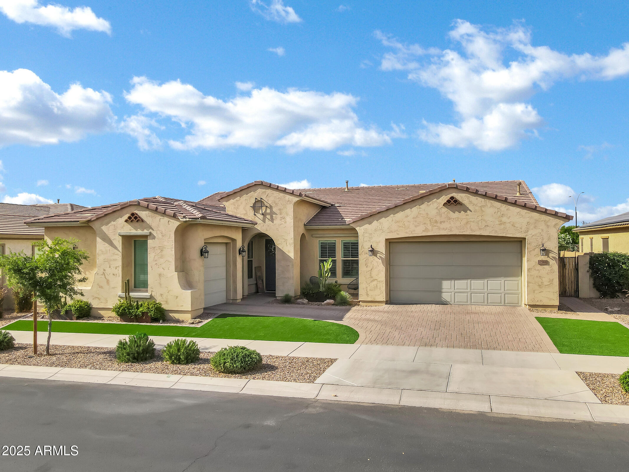 10544 E THATCHER Avenue