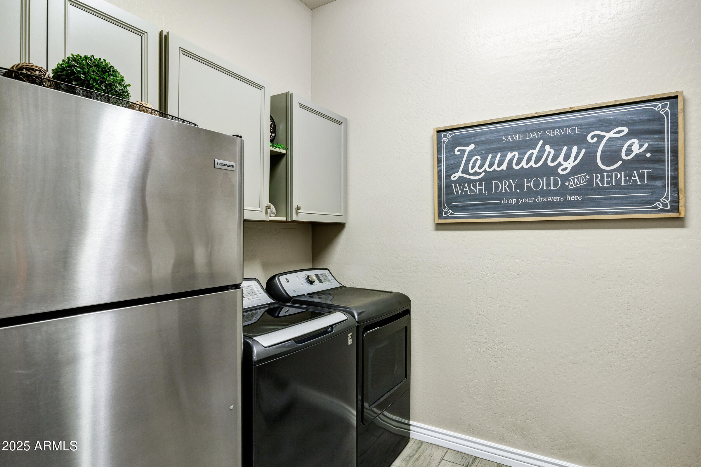 10544 E THATCHER Avenue