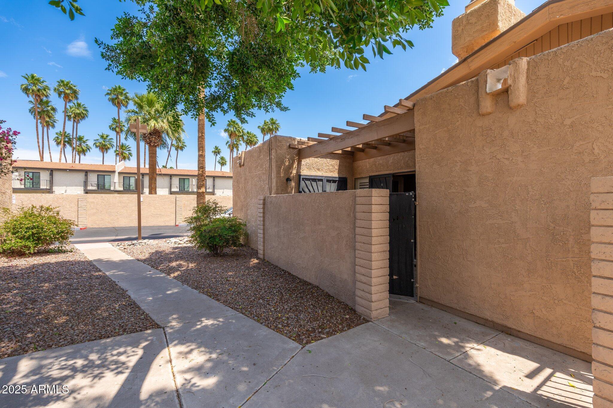 1217 N MILLER Road, 23