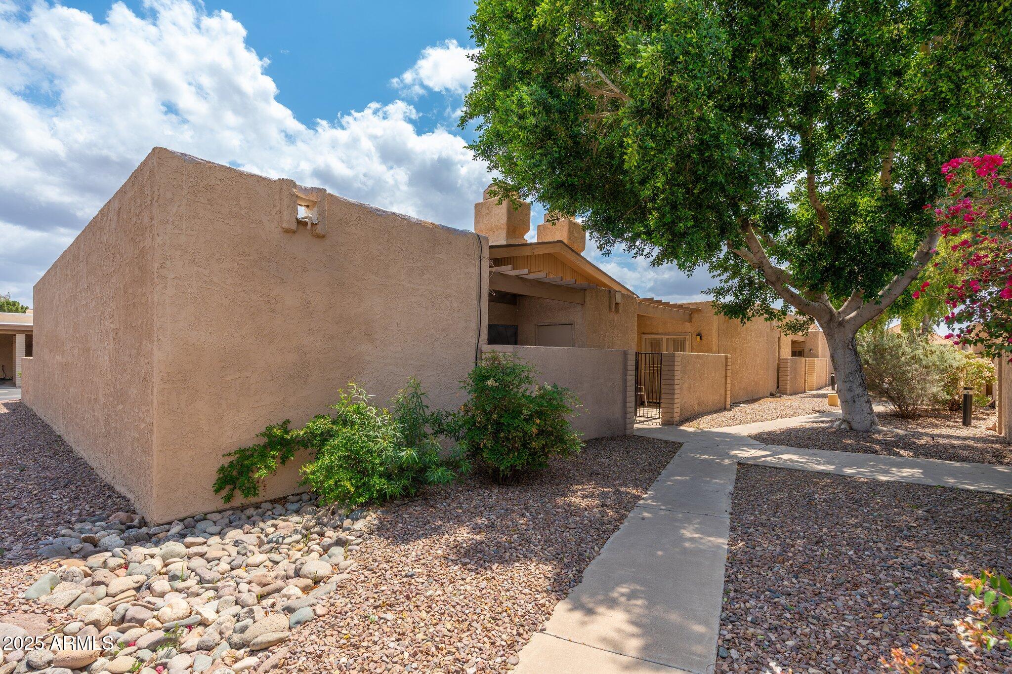 1217 N MILLER Road, 23