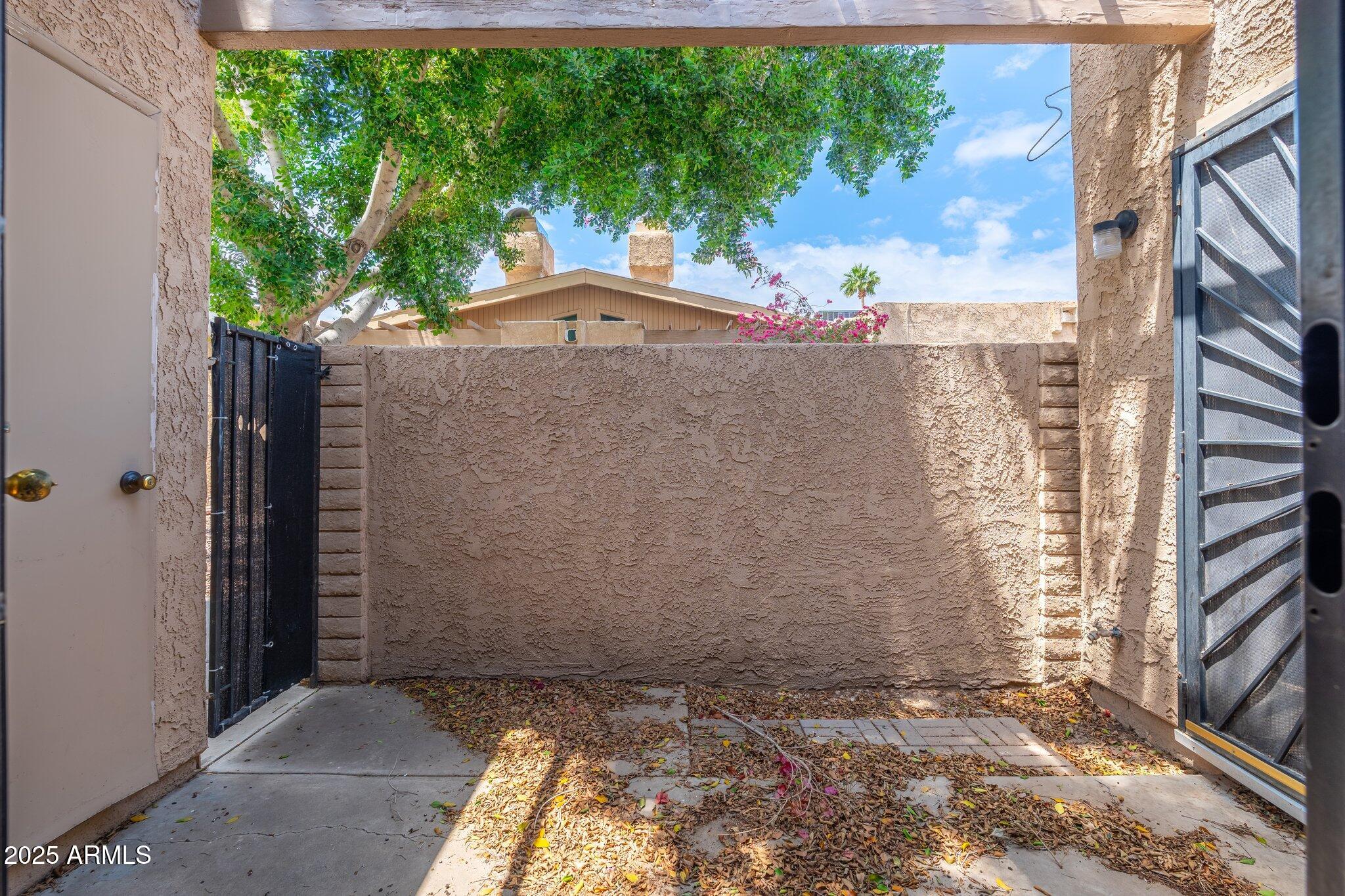 1217 N MILLER Road, 23
