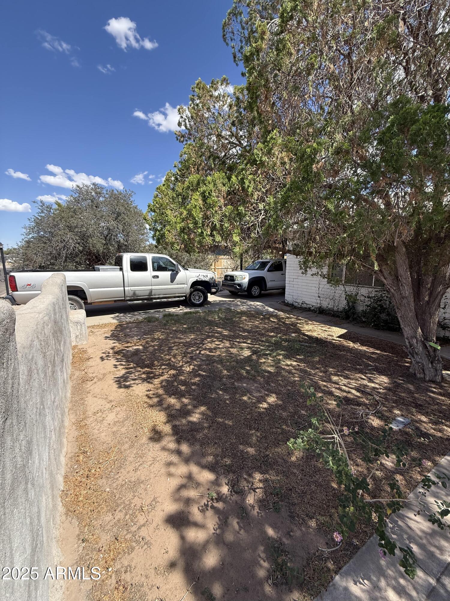 311 W 11TH Street