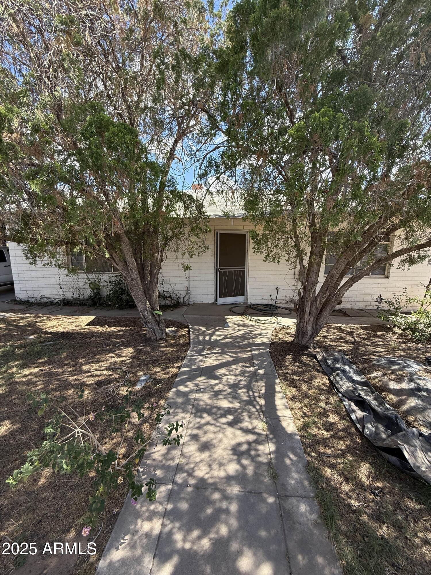 311 W 11TH Street