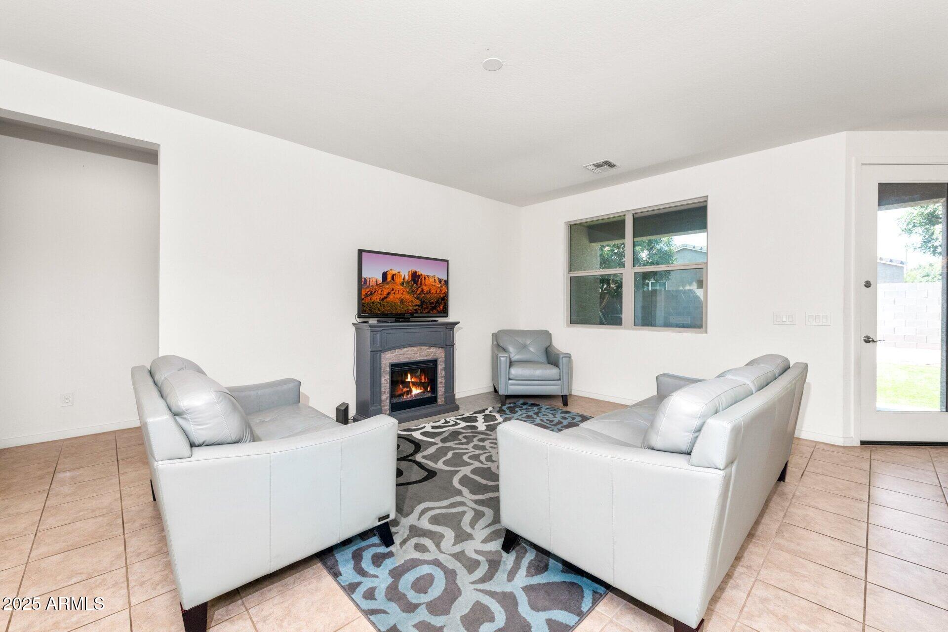 626 W TALLULA Trail