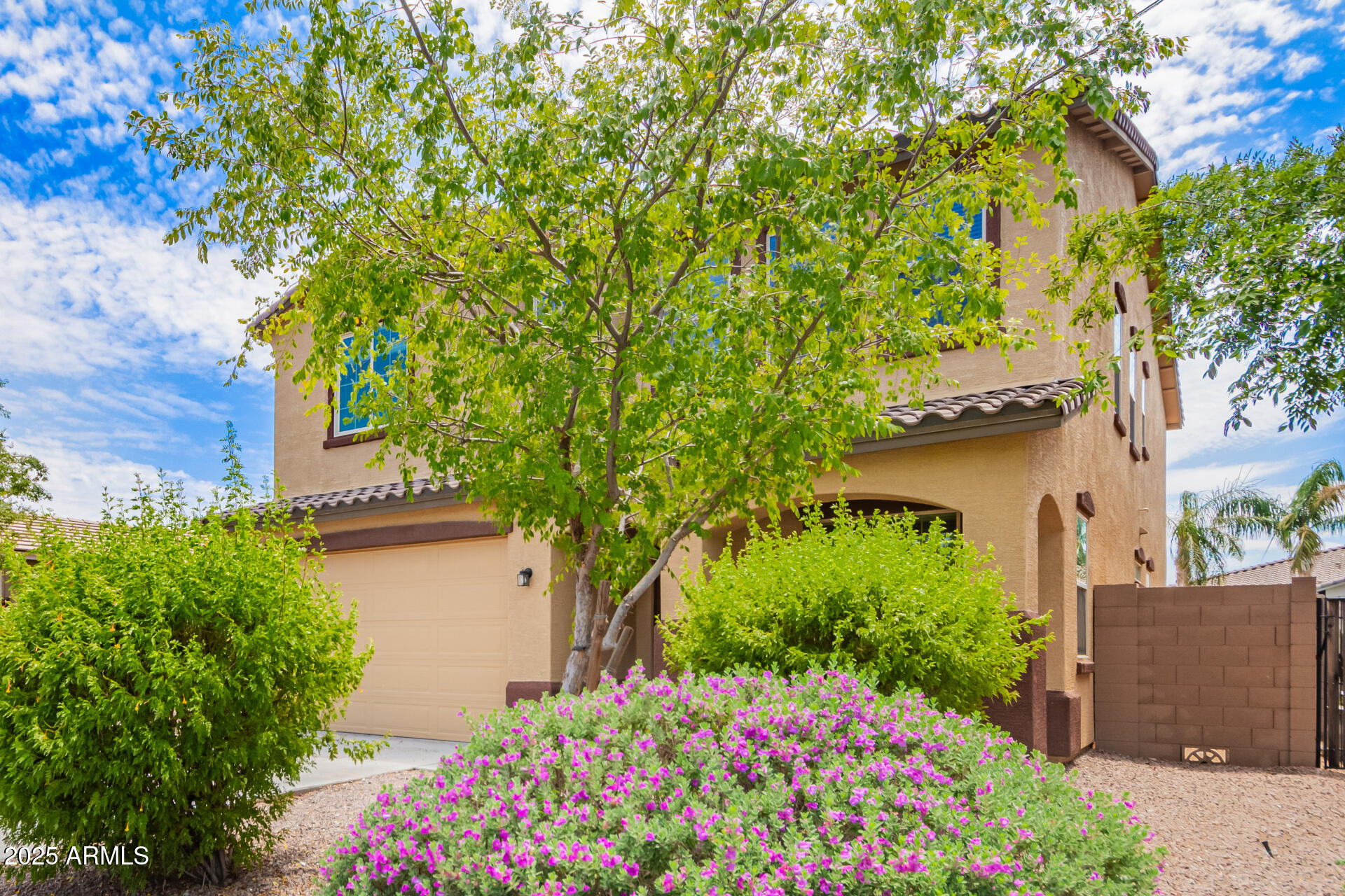 2091 W GARLAND Drive