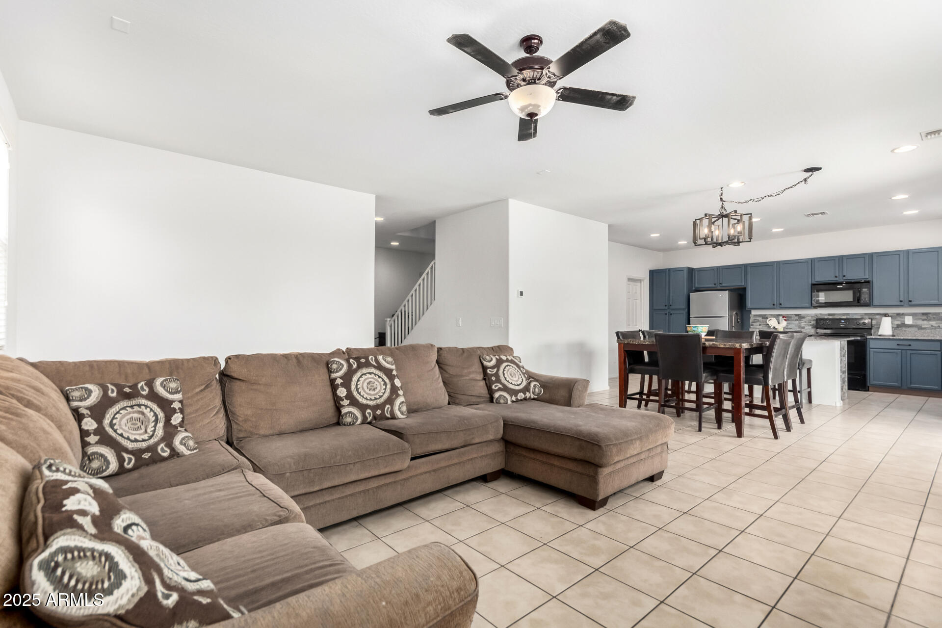 2091 W GARLAND Drive