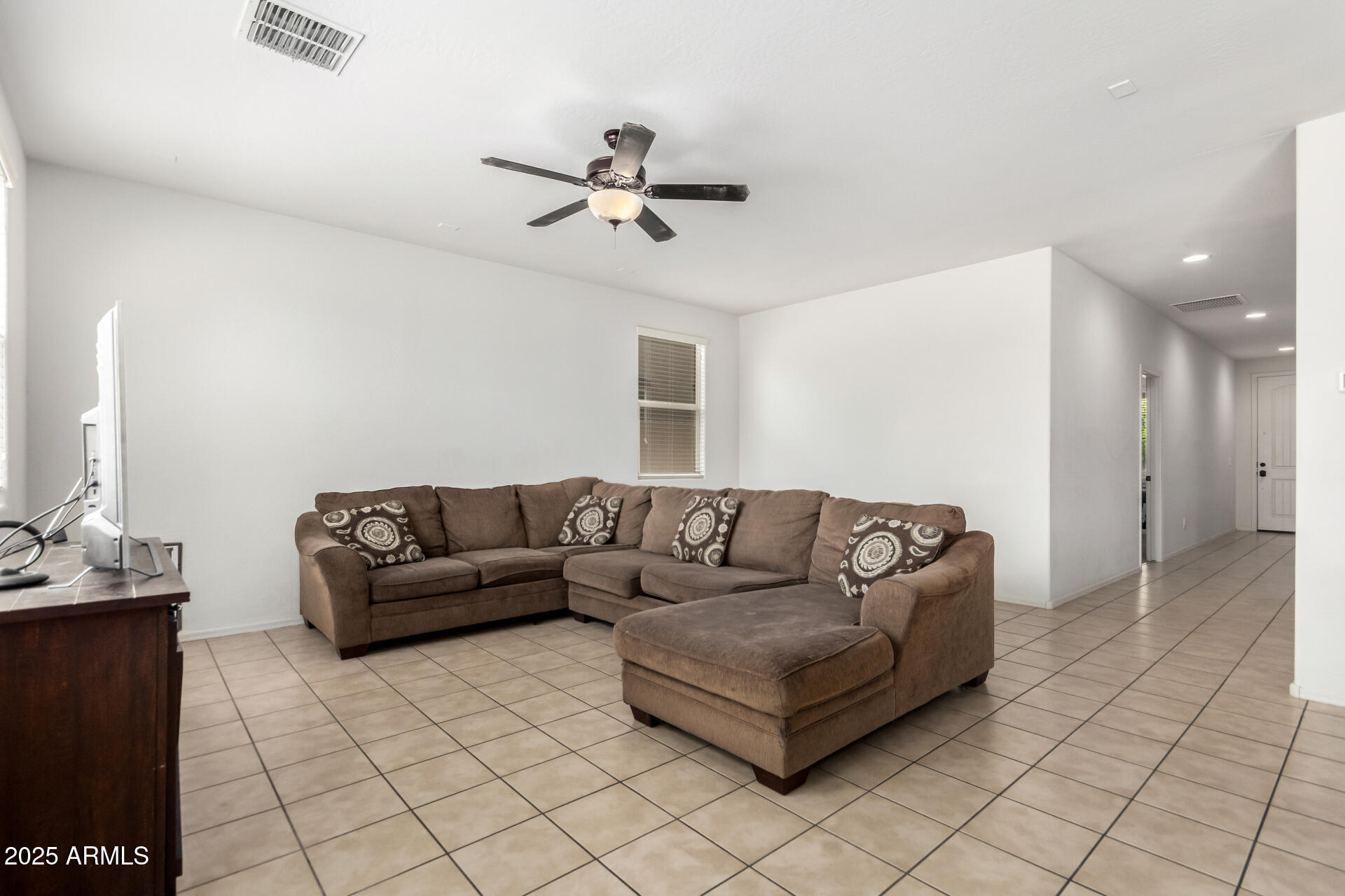 2091 W GARLAND Drive