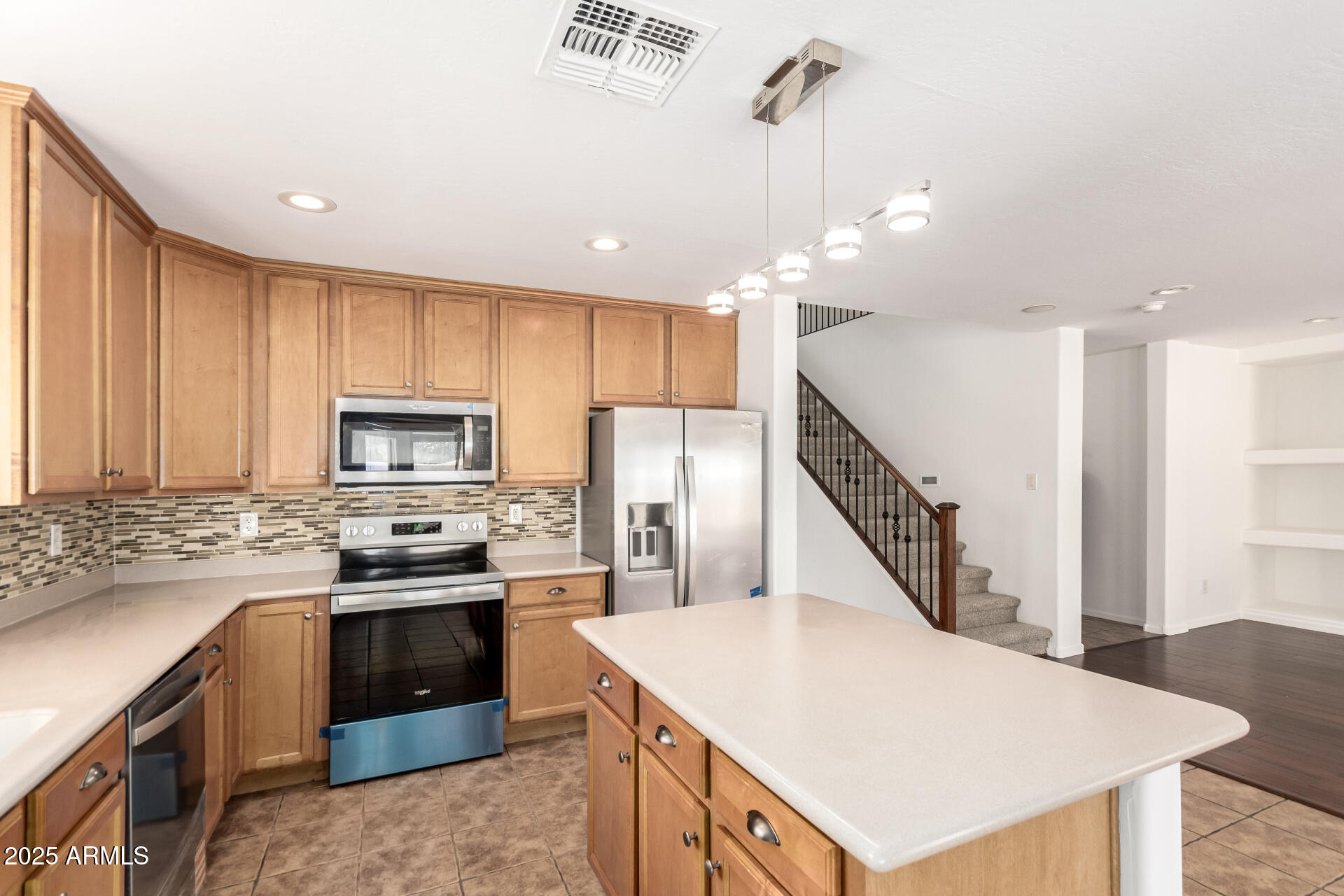 23242 W YAVAPAI Street