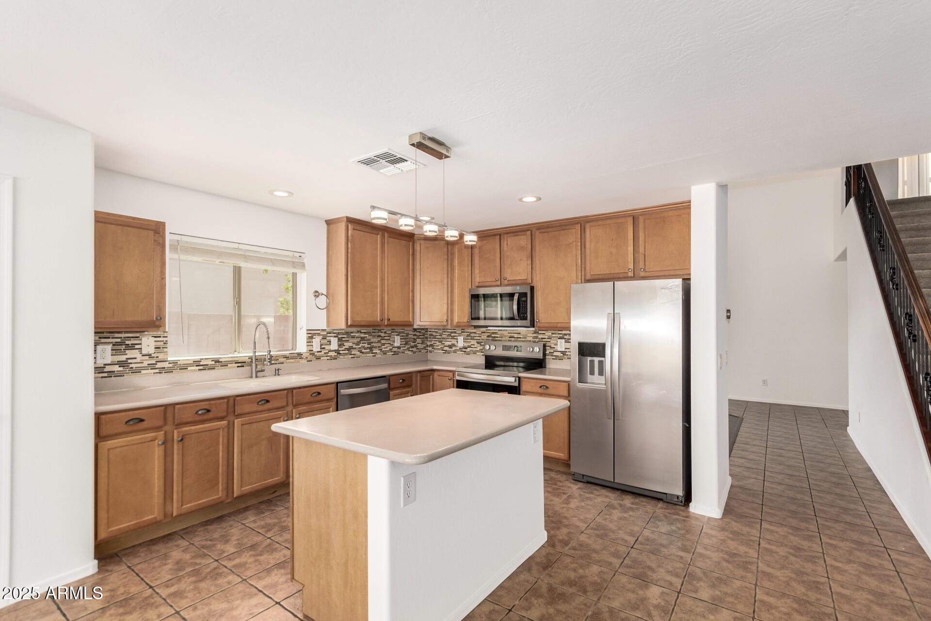 23242 W YAVAPAI Street