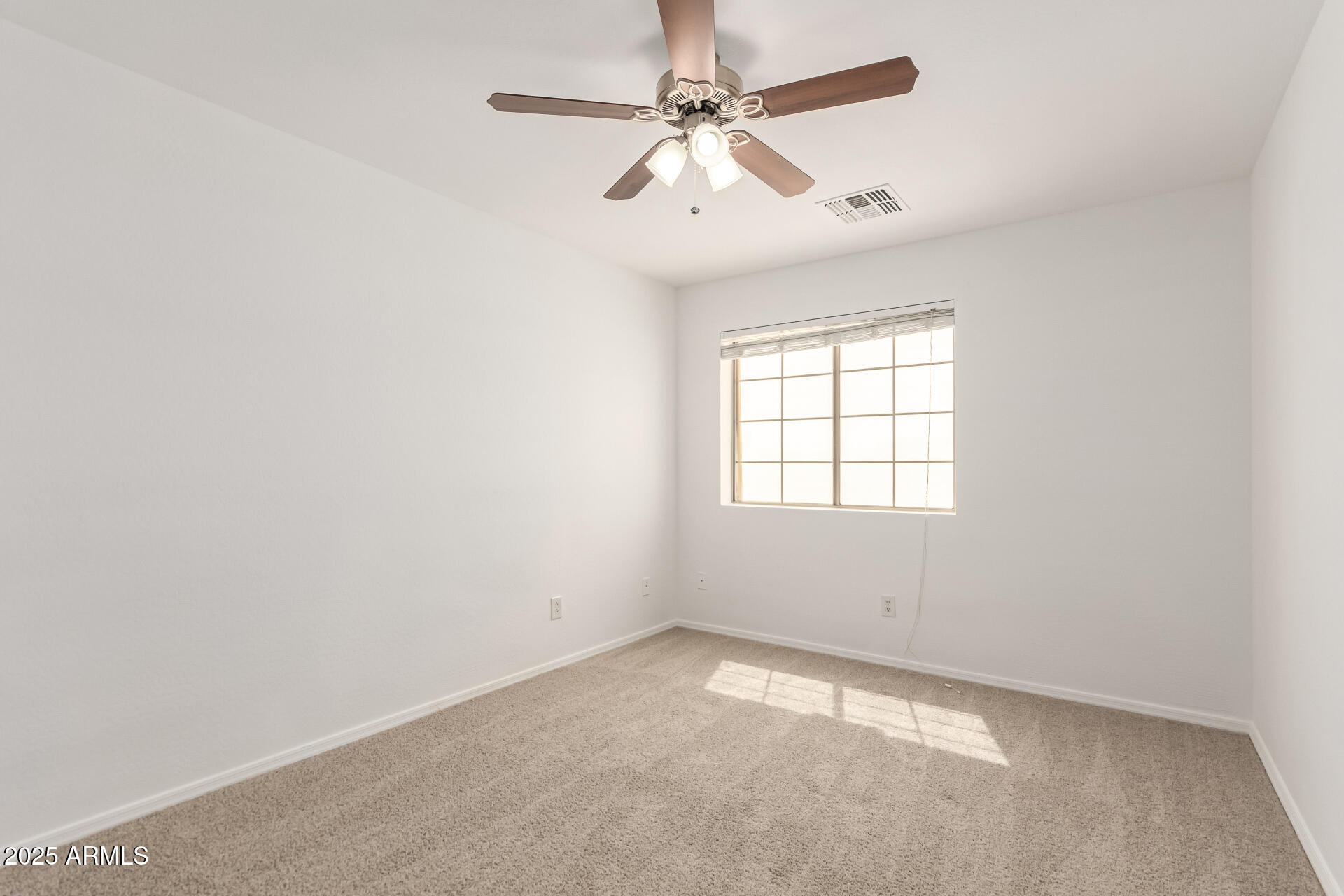 23242 W YAVAPAI Street