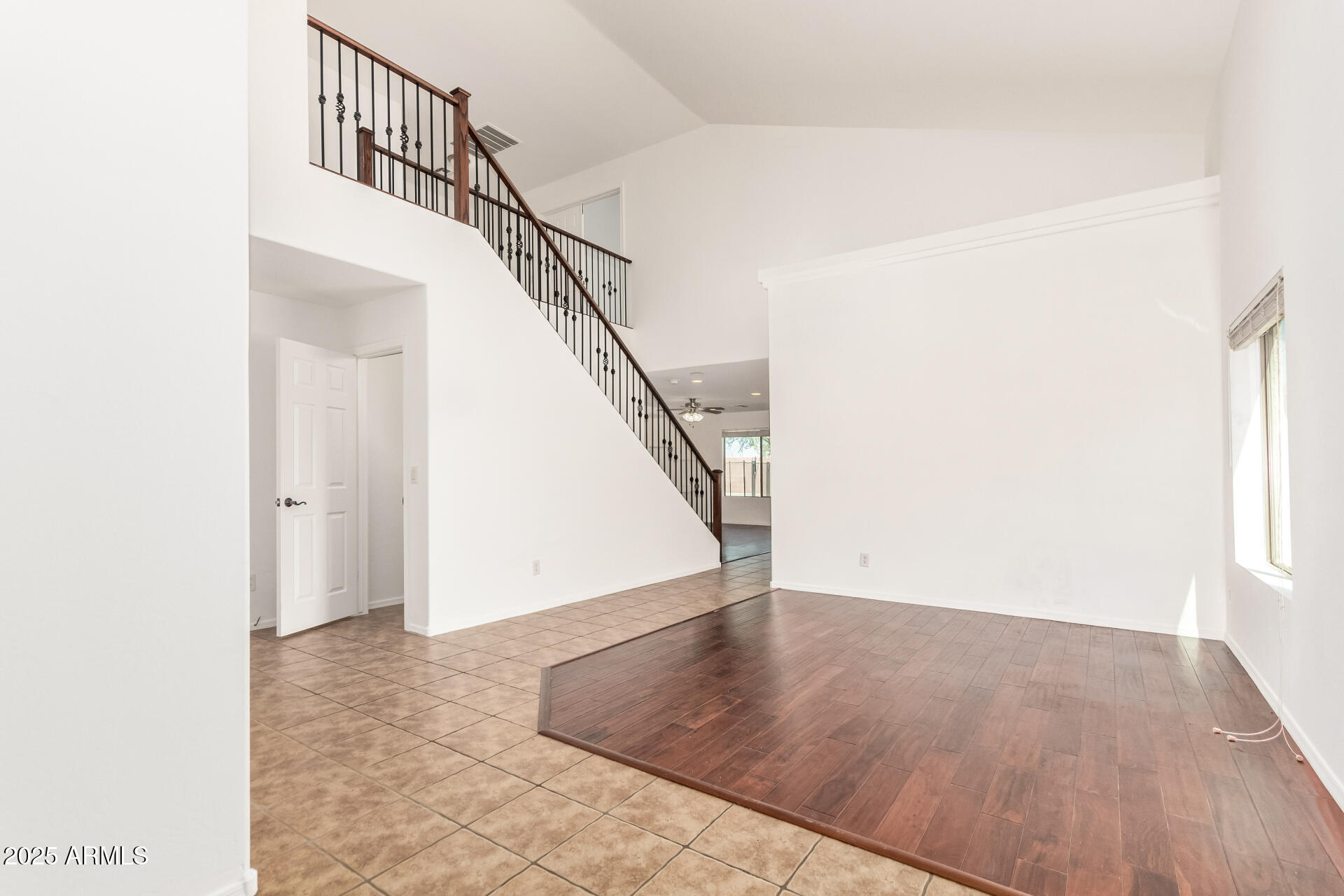 23242 W YAVAPAI Street