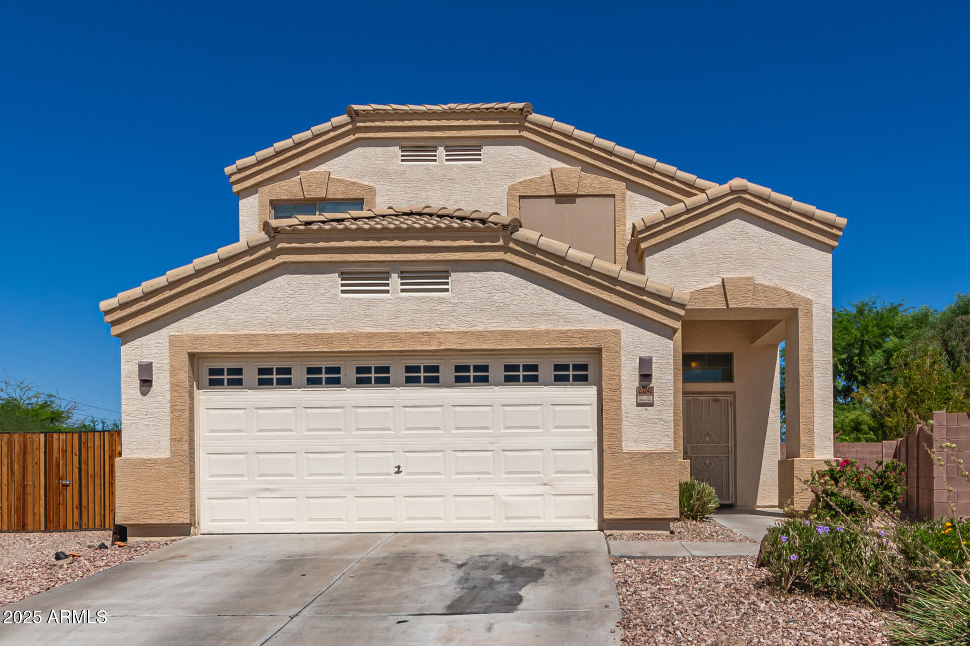 23242 W YAVAPAI Street